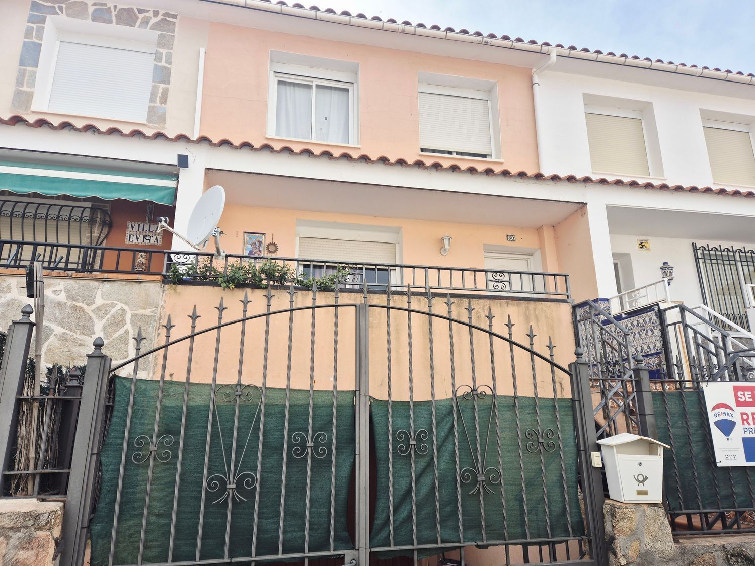 Chalet adosado en venta, Navaluenga, Ávila