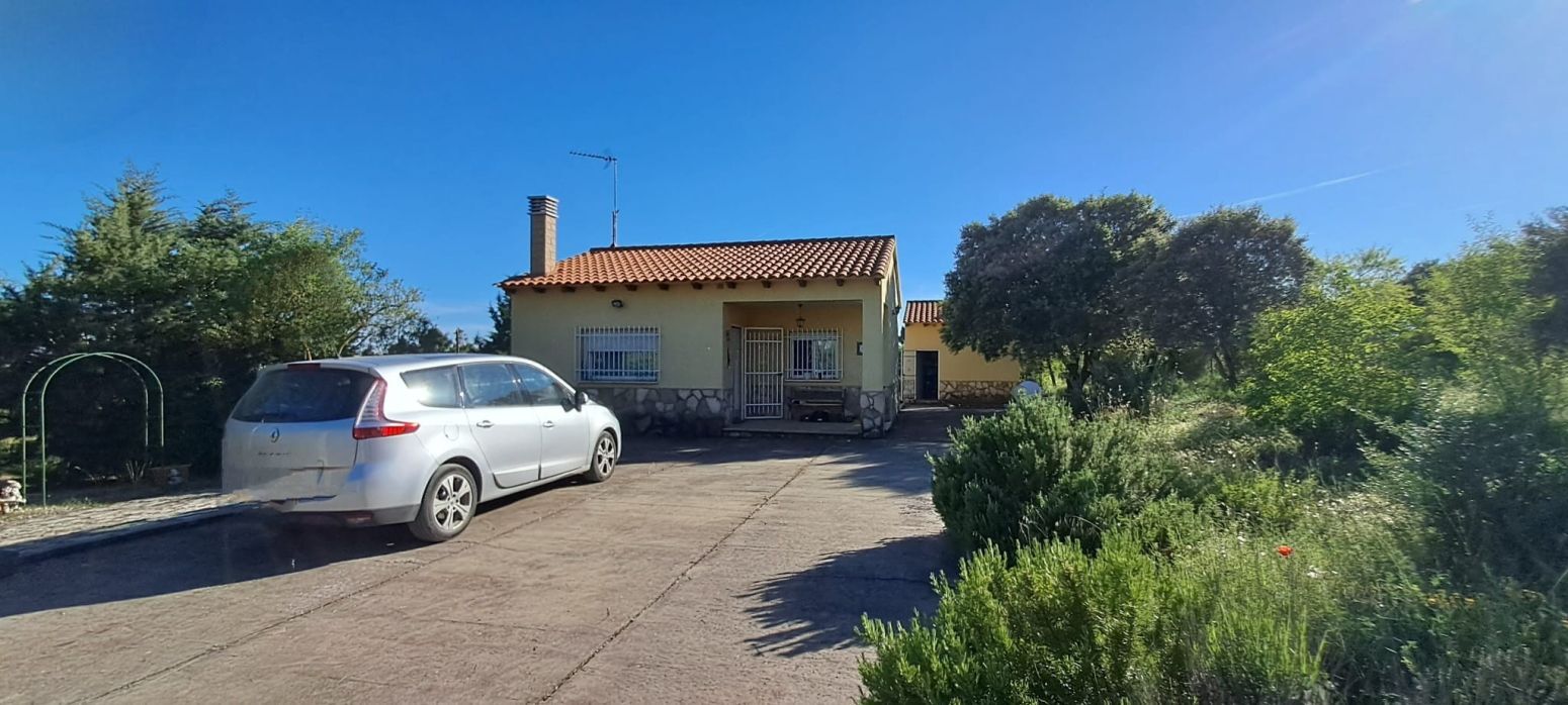 Casa en venta  Calle del manzano, Villar de Cañas  2/30