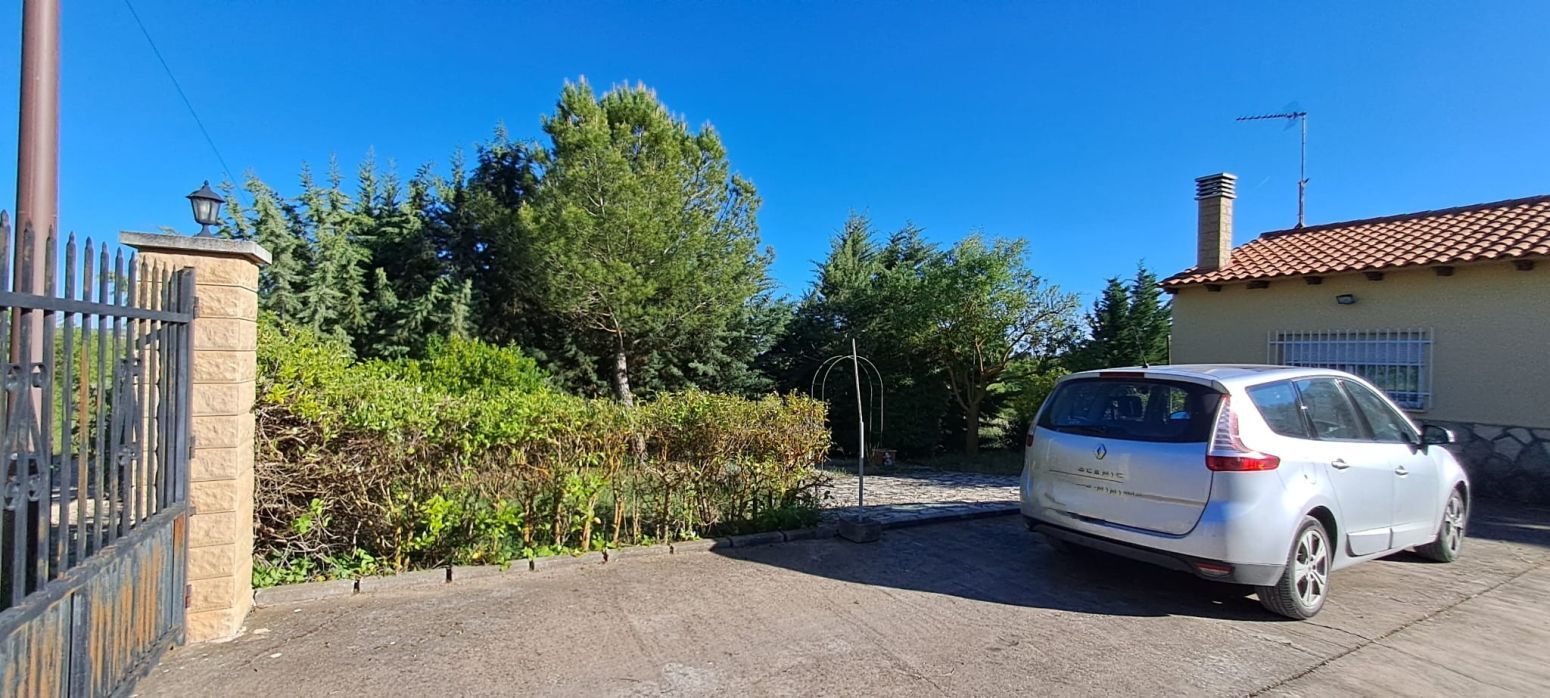 Casa en venta  Calle del manzano, Villar de Cañas  3/30