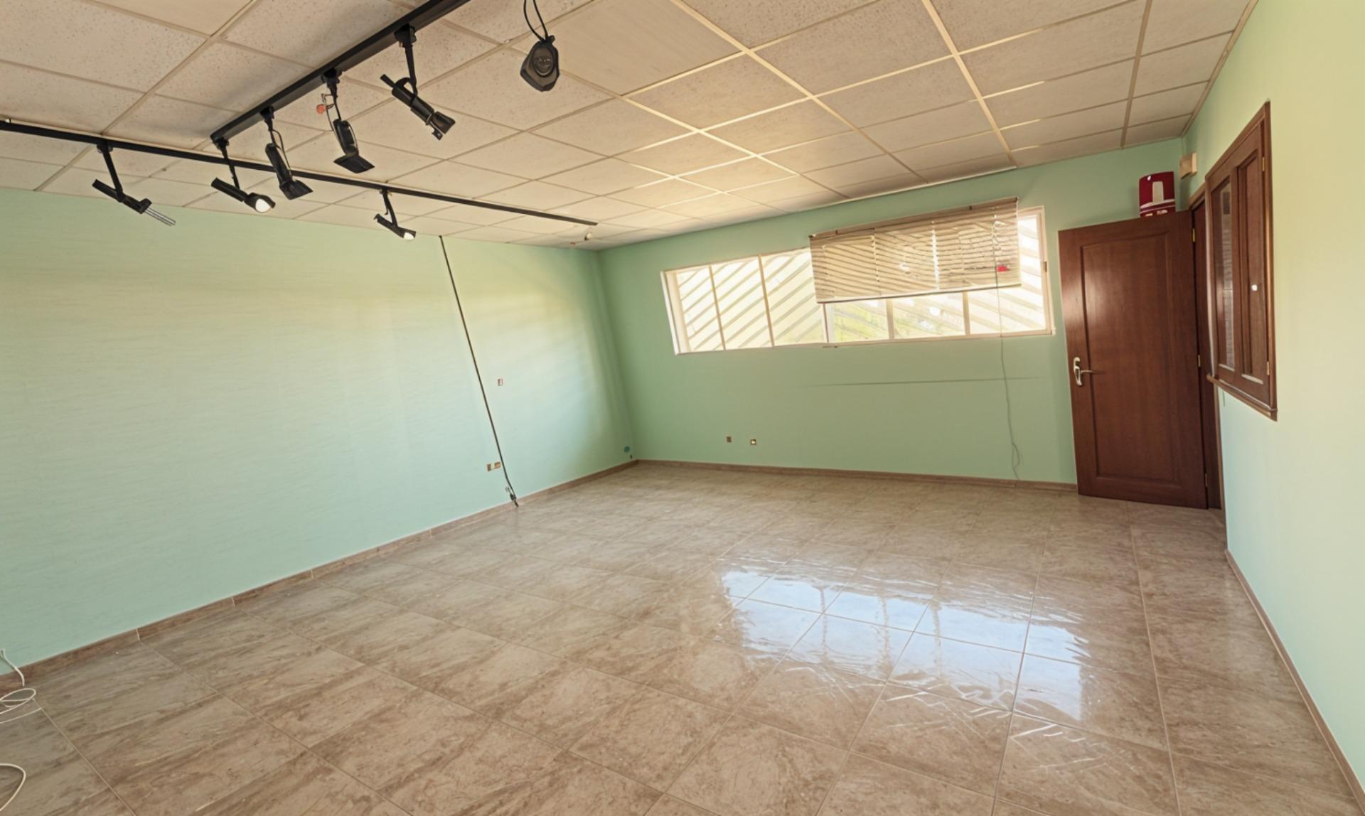 Naves-Venta-Almansa-2412203-Foto-19