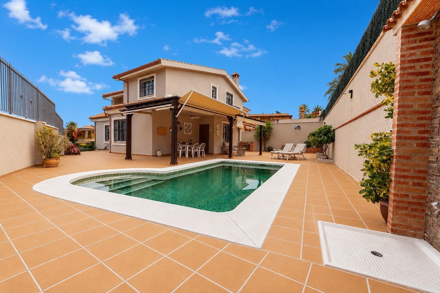 Casas o chalets-Venta-Alhaurín de la Torre-2242669