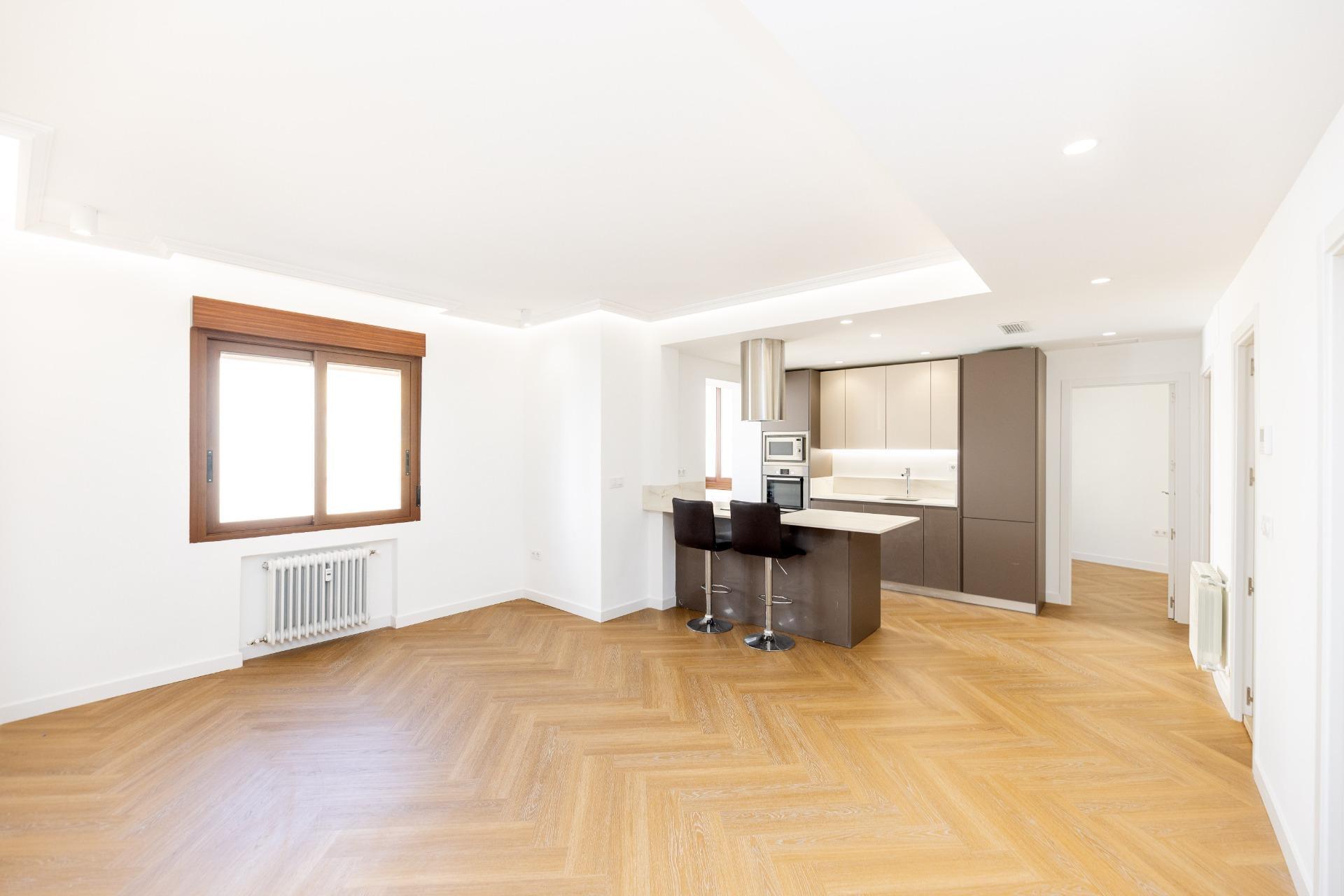 Piso en venta  calle ALCALA, 189, Madrid  1/1