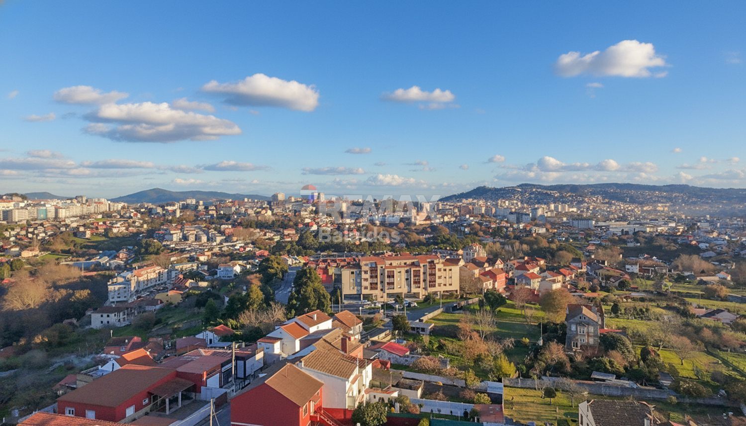 Casa en venta  calle Viloura, Vigo  1/1