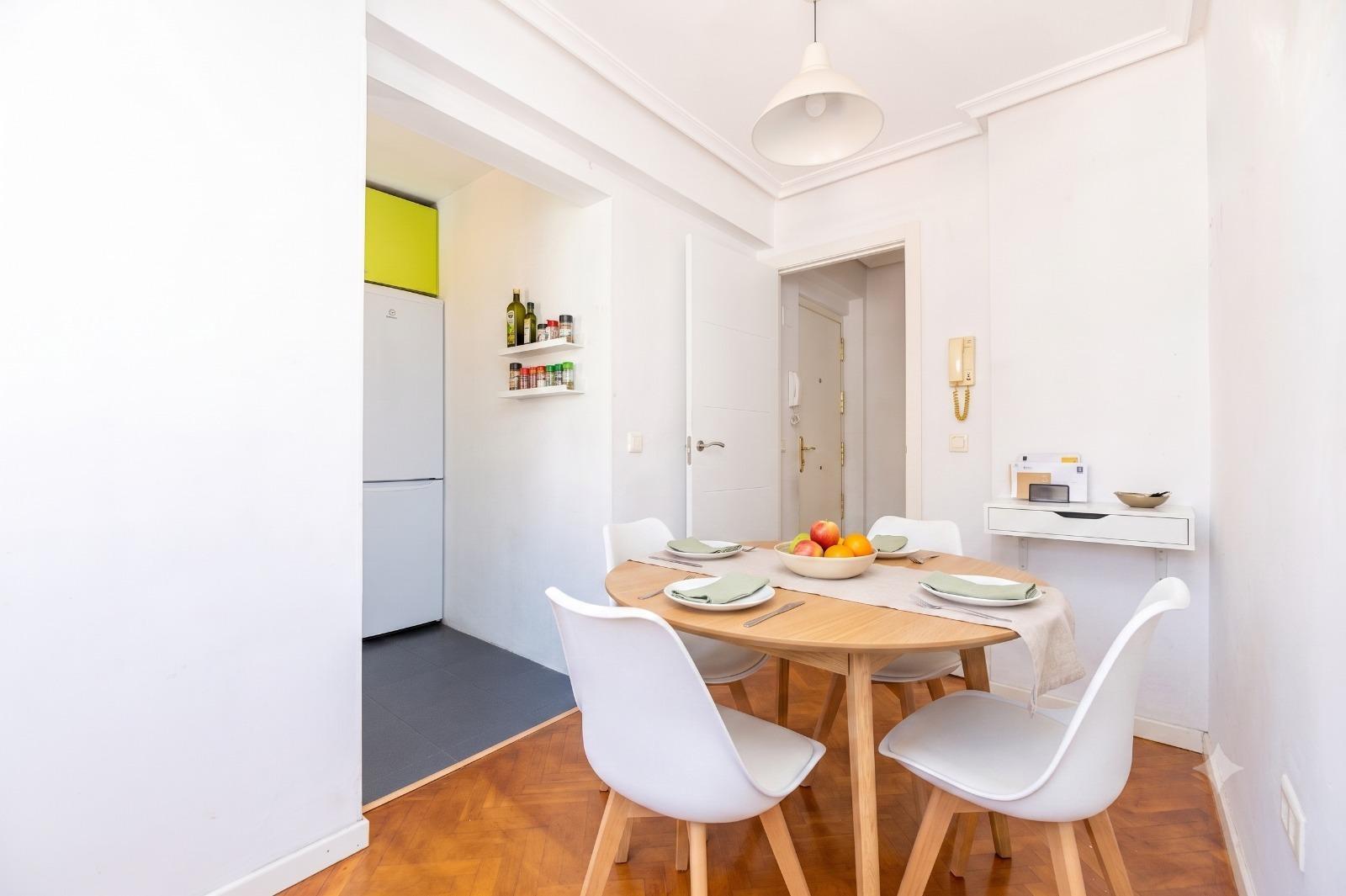 Piso en venta  calle TORRELAGUNA, Madrid  1/1