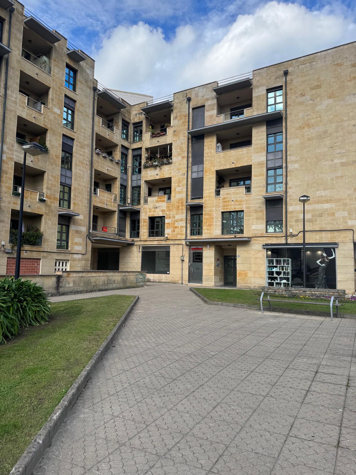 Negocios-Venta-Torrelavega-2412800-Foto-2