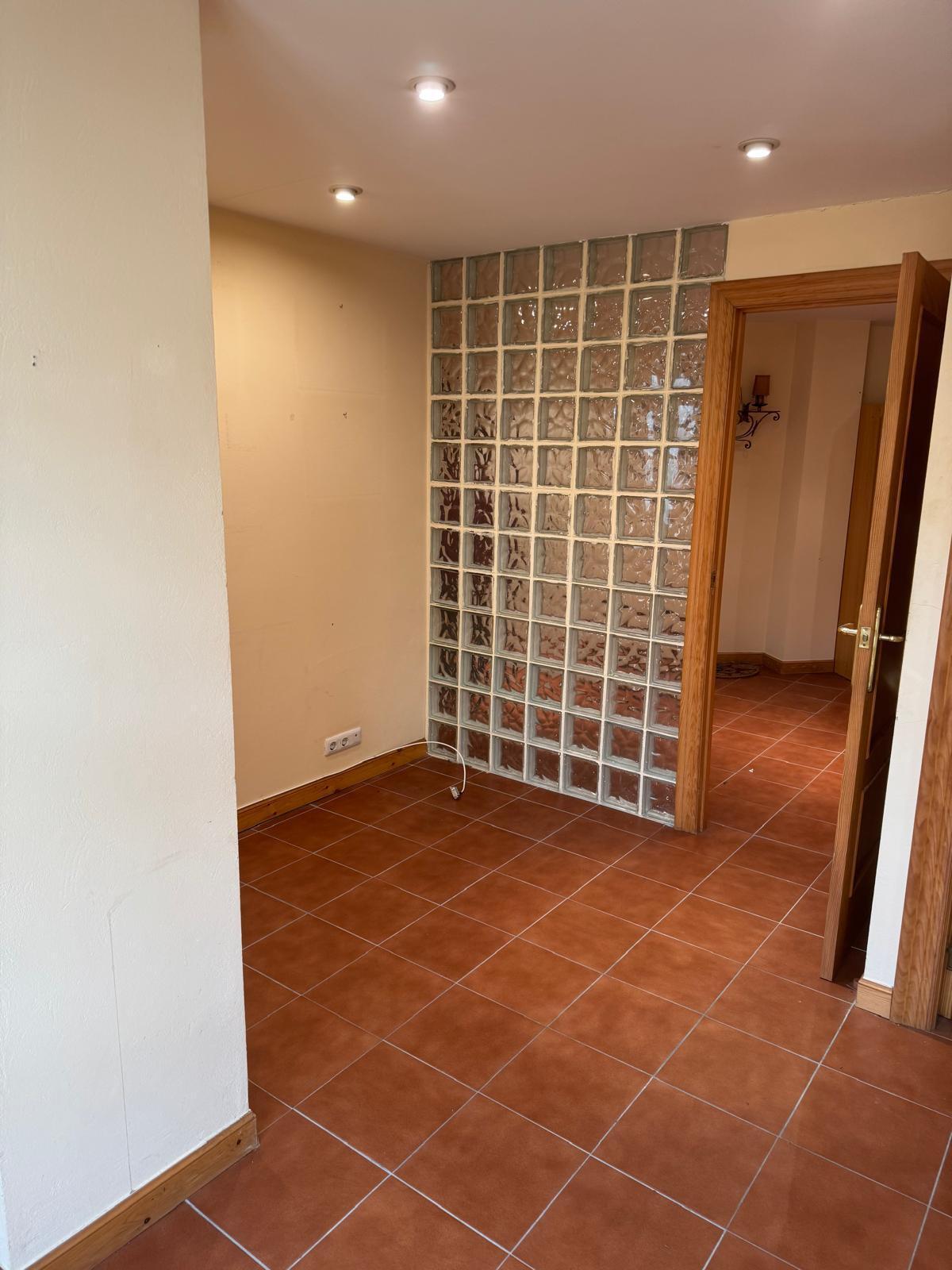 Negocios-Venta-Torrelavega-2412800-Foto-7