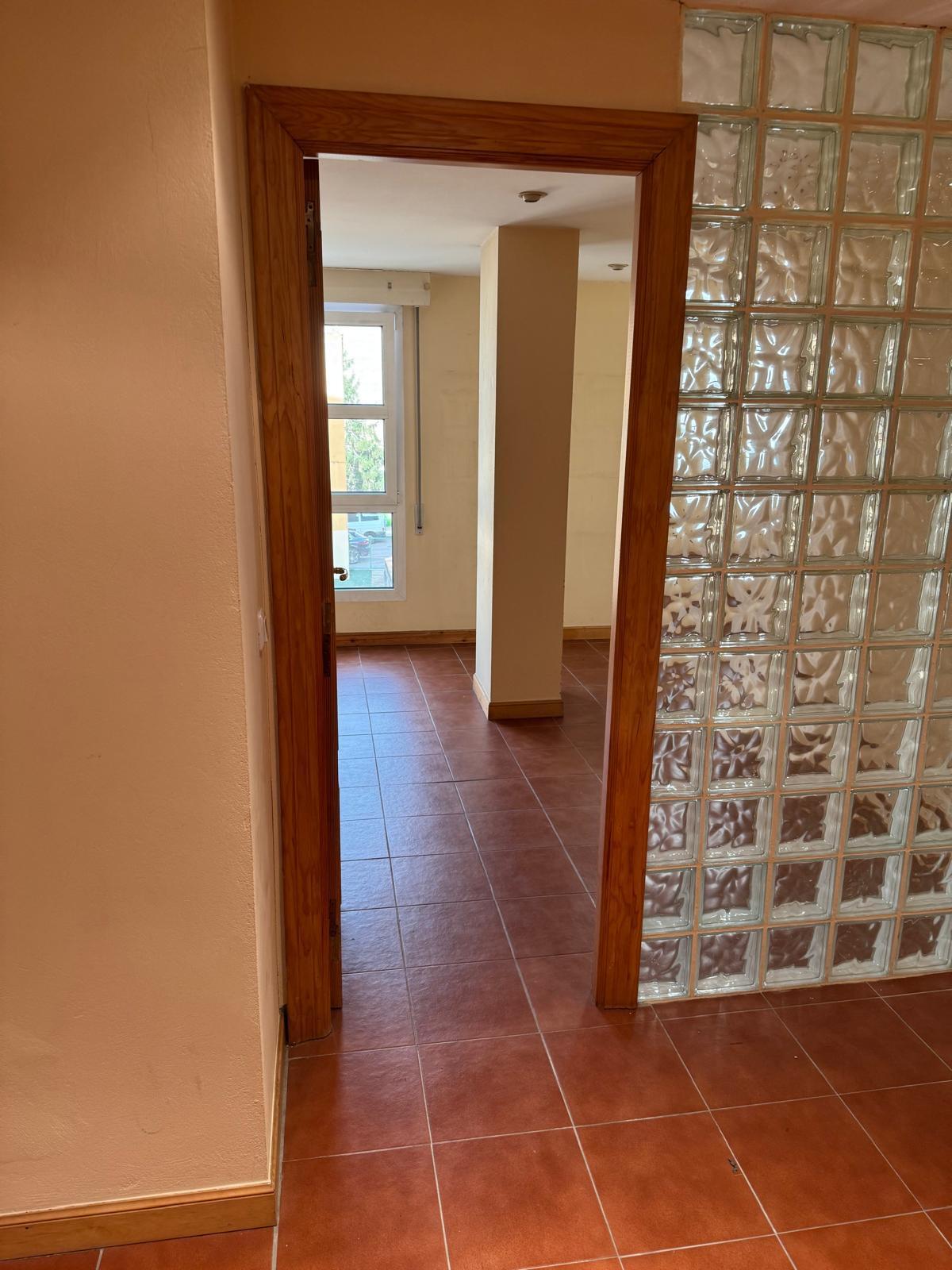 Negocios-Venta-Torrelavega-2412800-Foto-6