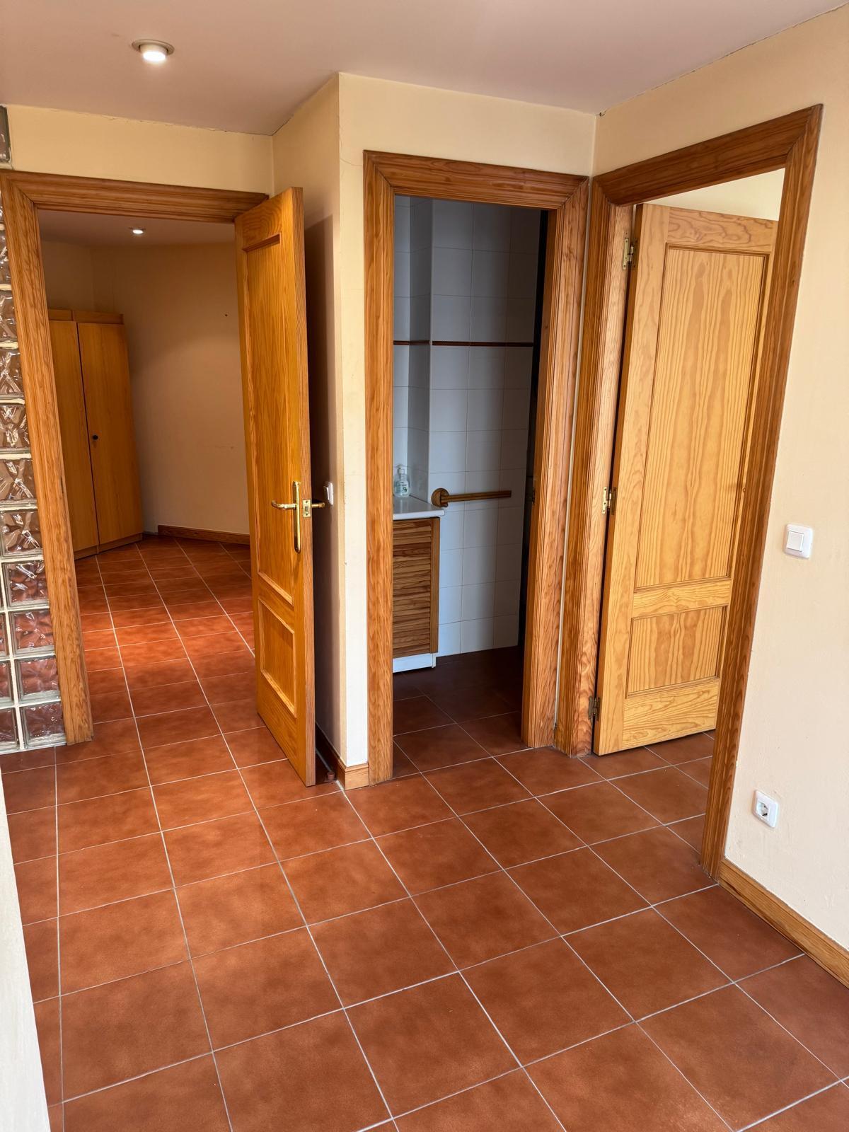 Negocios-Venta-Torrelavega-2412800-Foto-9