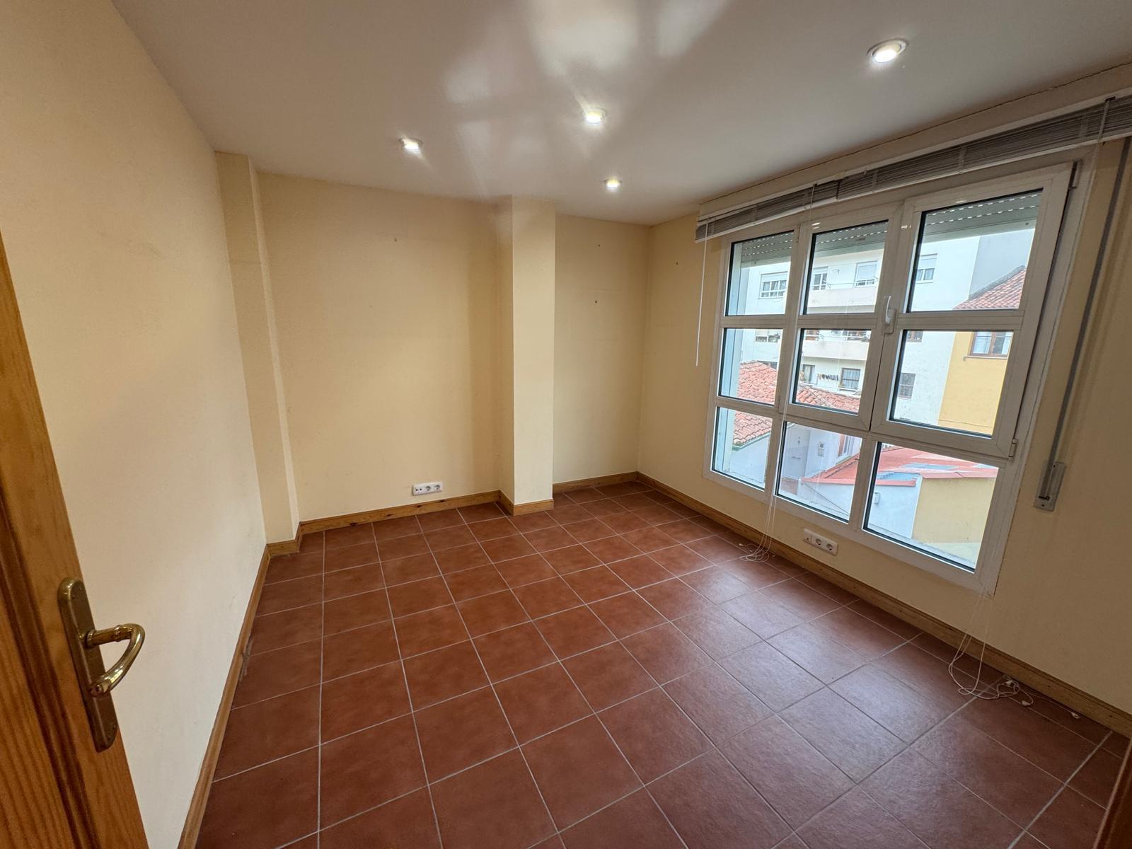 Negocios-Venta-Torrelavega-2412800-Foto-14