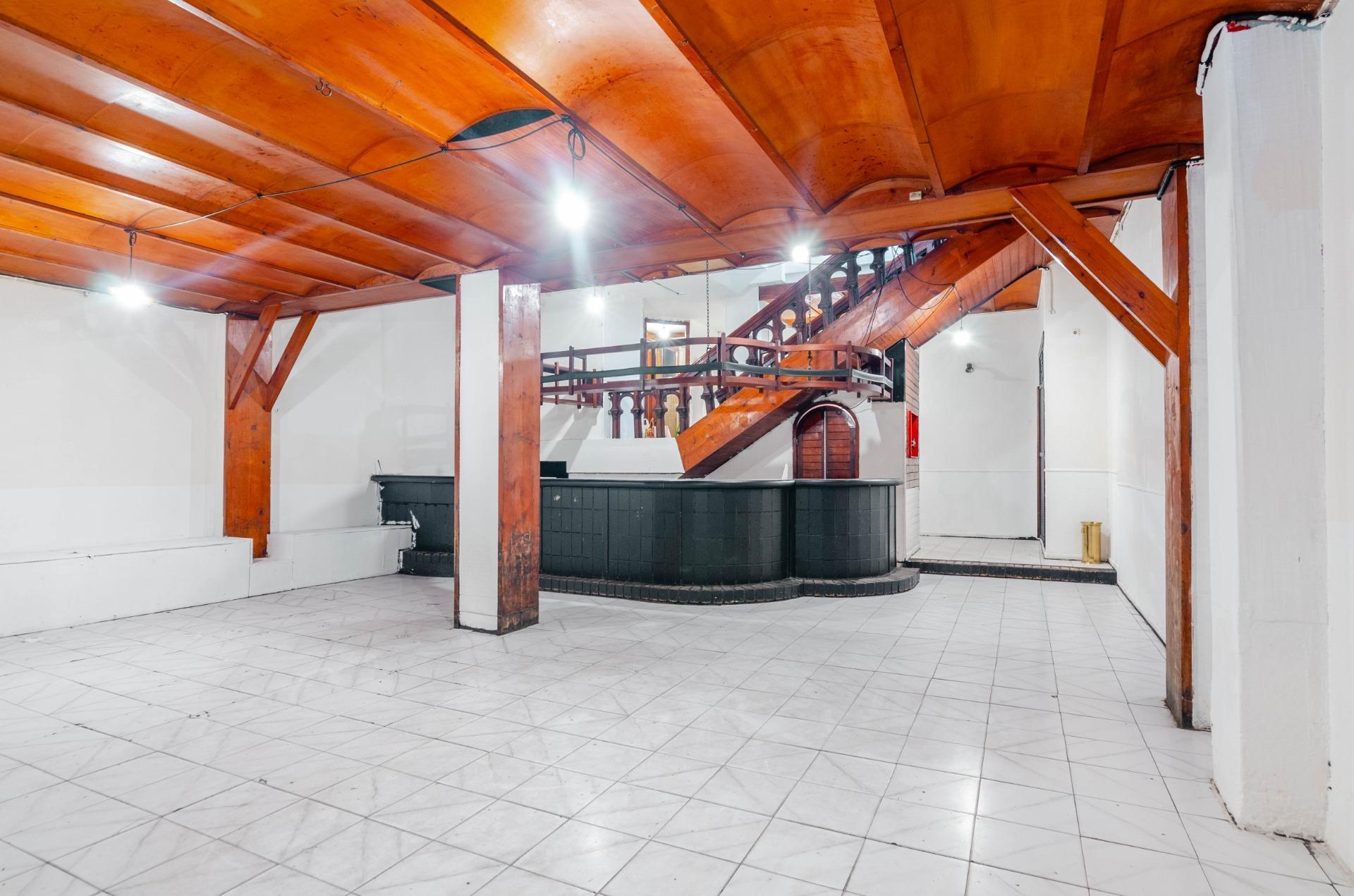 Local Comercial en venta, Oviedo