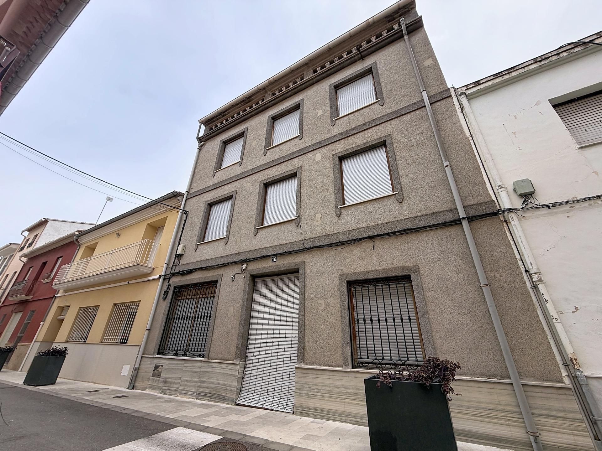 Casa en venta  calle RAMON Y CAJAL, La Font d'En Carros  44/53