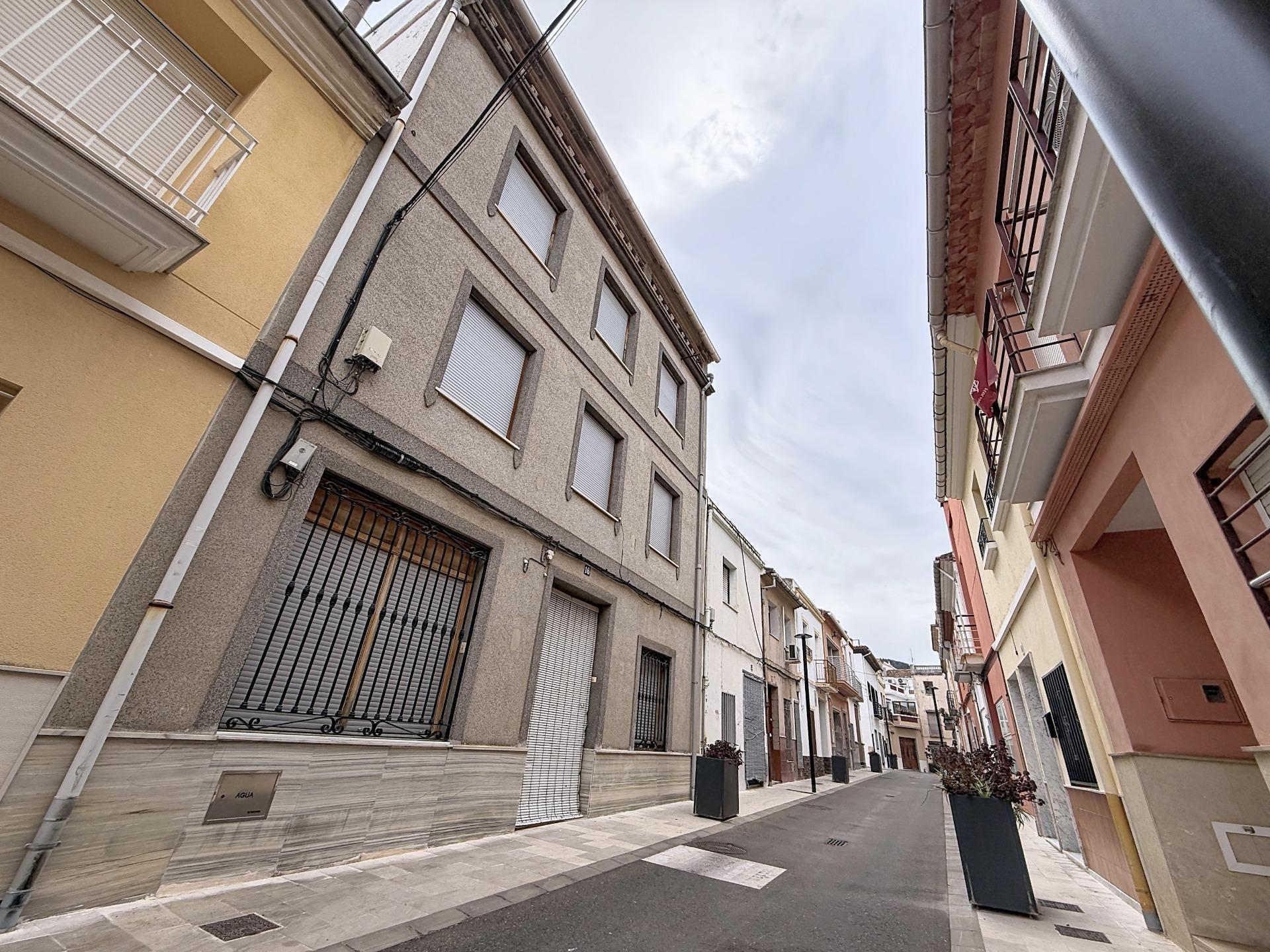 Casa en venta  calle RAMON Y CAJAL, La Font d'En Carros  47/53