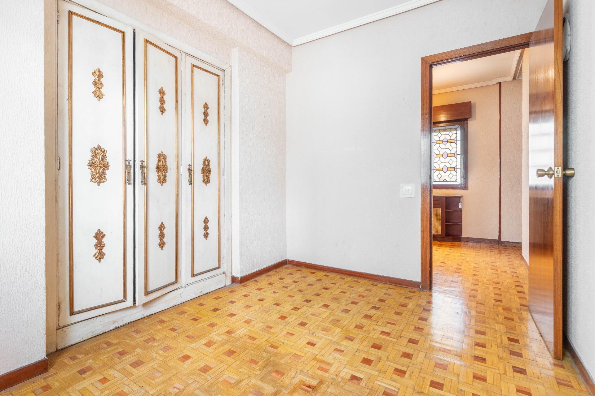 Pisos-Venta-Oviedo-2412356-Foto-14