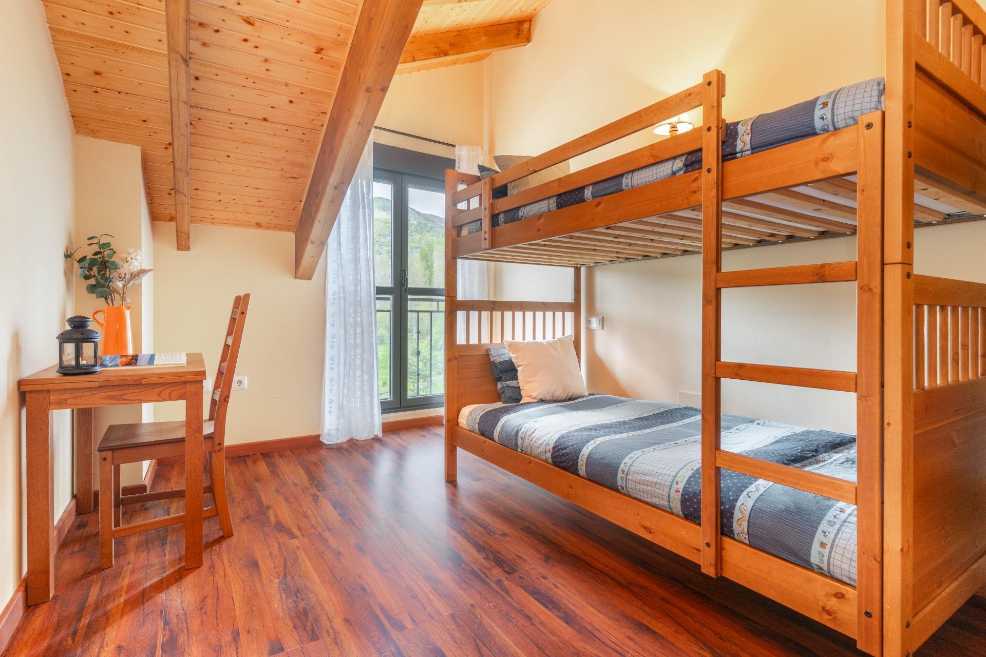 Casa en venta  calle COFIÑAL (CARRETERA DE BOÑAR A PUERTO DE TARNA) S, Puebla de Lillo  24/50