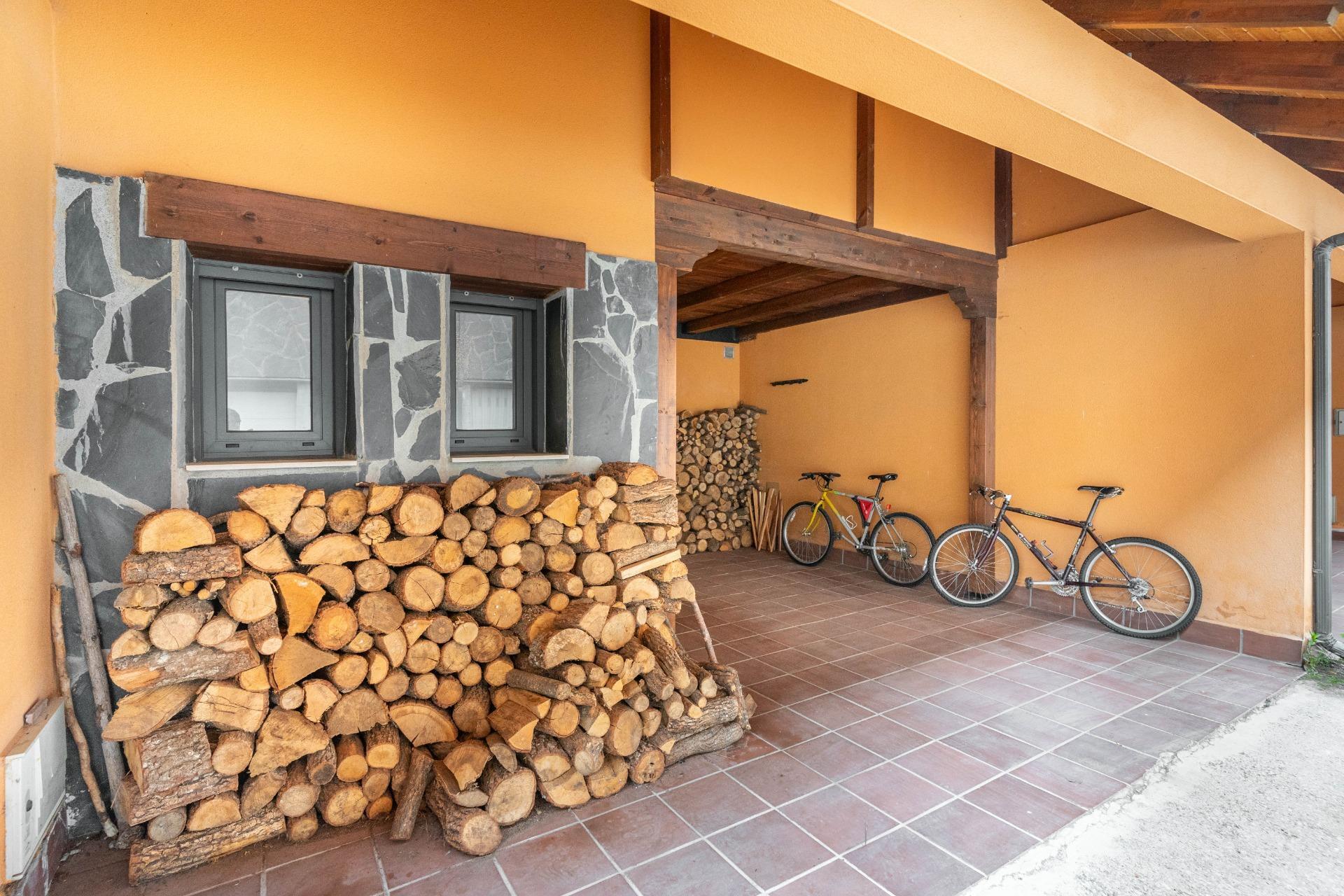 Casa en venta  calle COFIÑAL (CARRETERA DE BOÑAR A PUERTO DE TARNA) S, Puebla de Lillo  38/50
