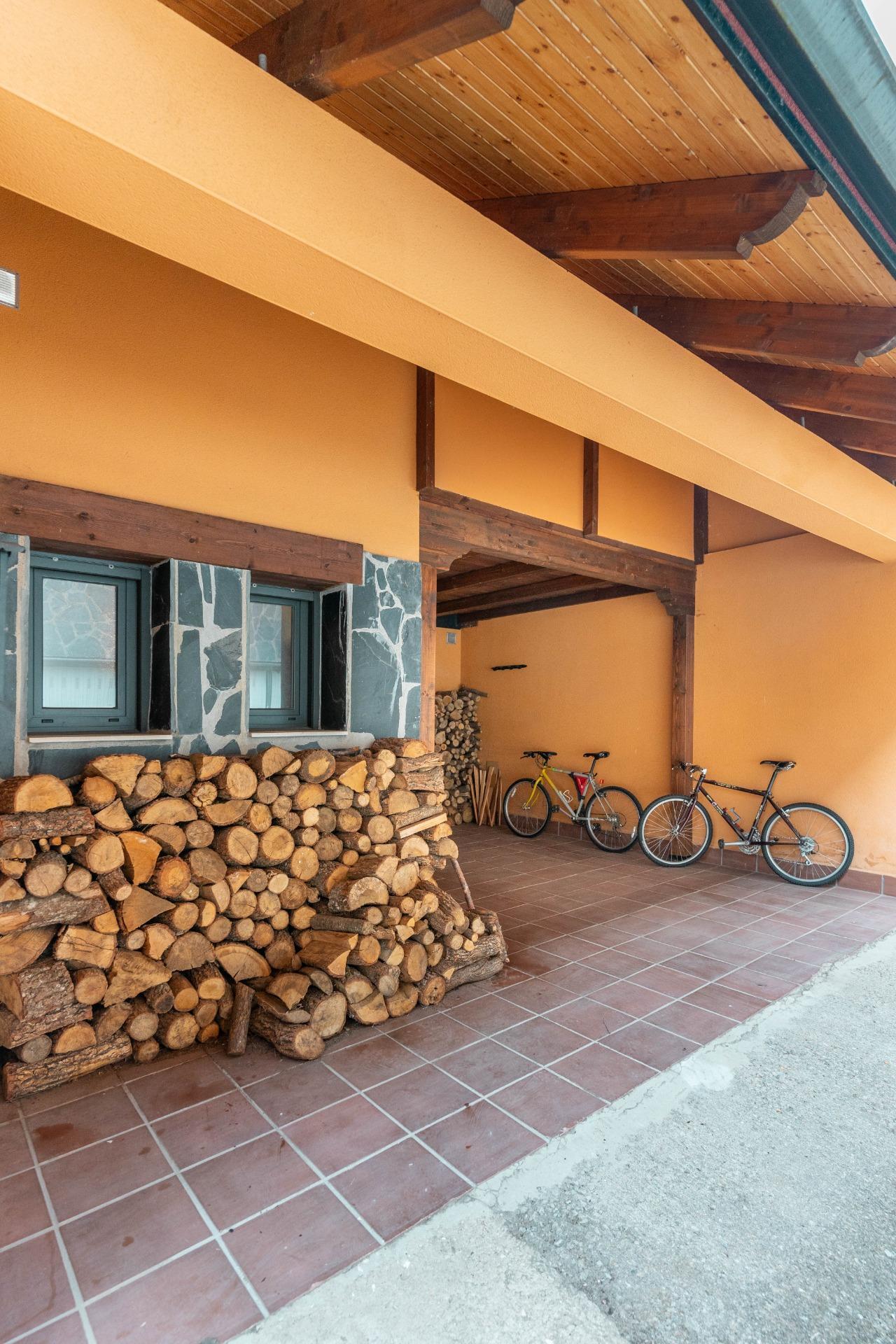 Casa en venta  calle COFIÑAL (CARRETERA DE BOÑAR A PUERTO DE TARNA) S, Puebla de Lillo  40/50