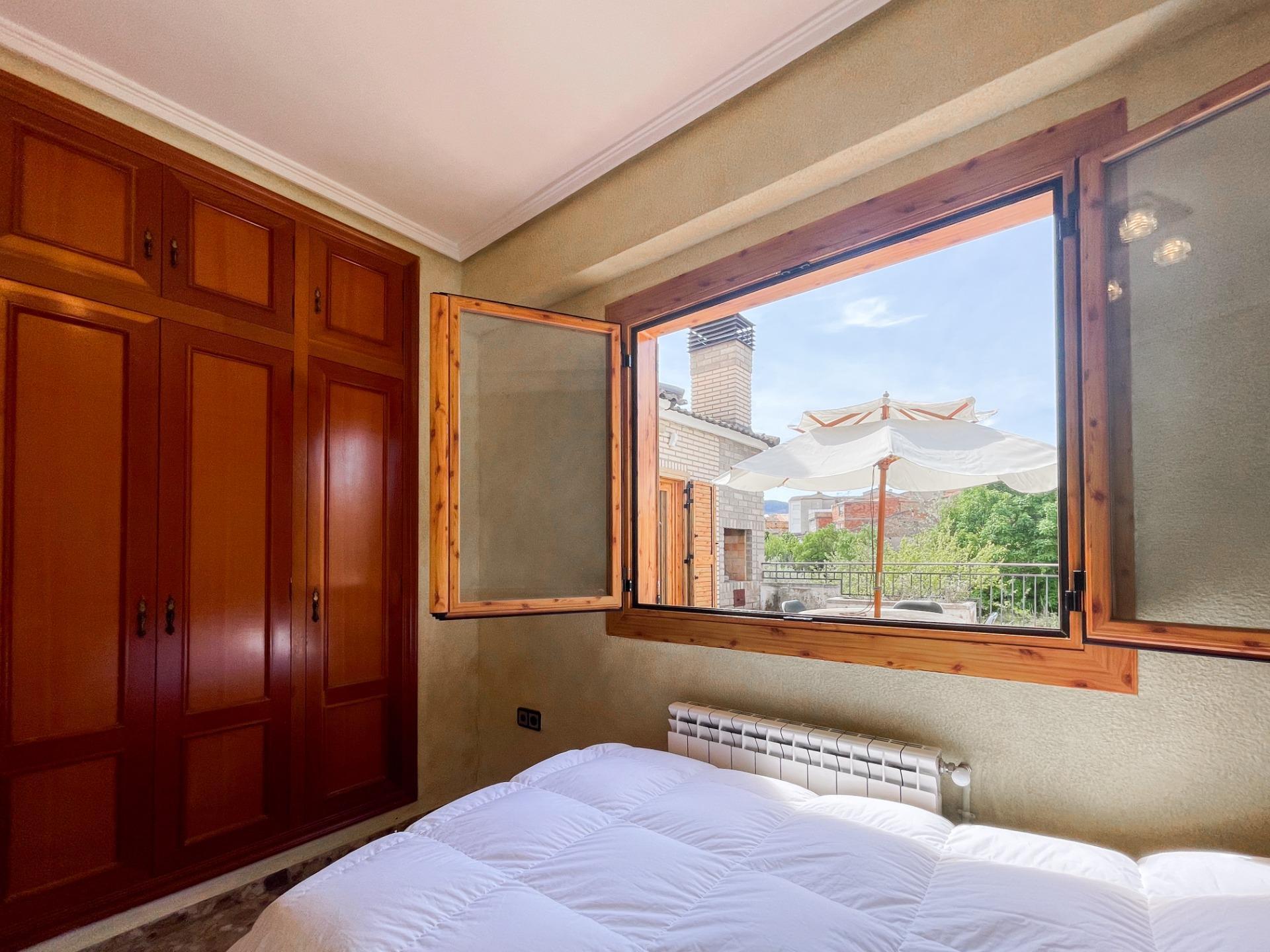 Casa en venta en calle Torderas, Chera 34/67