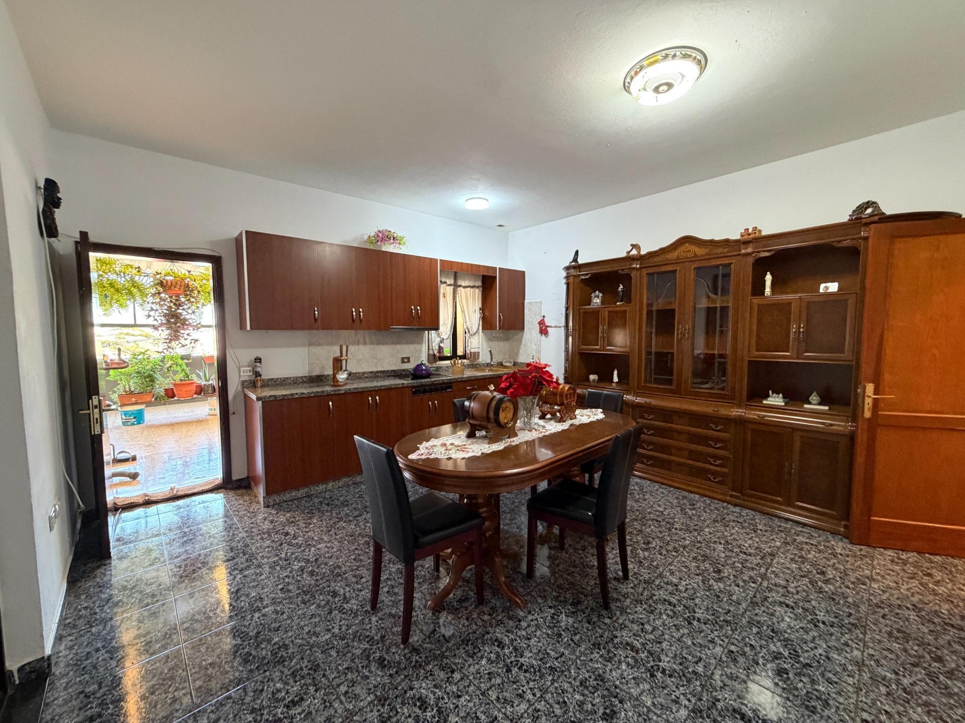 Piso en venta en calle Bravo Murillo, Telde 2/16