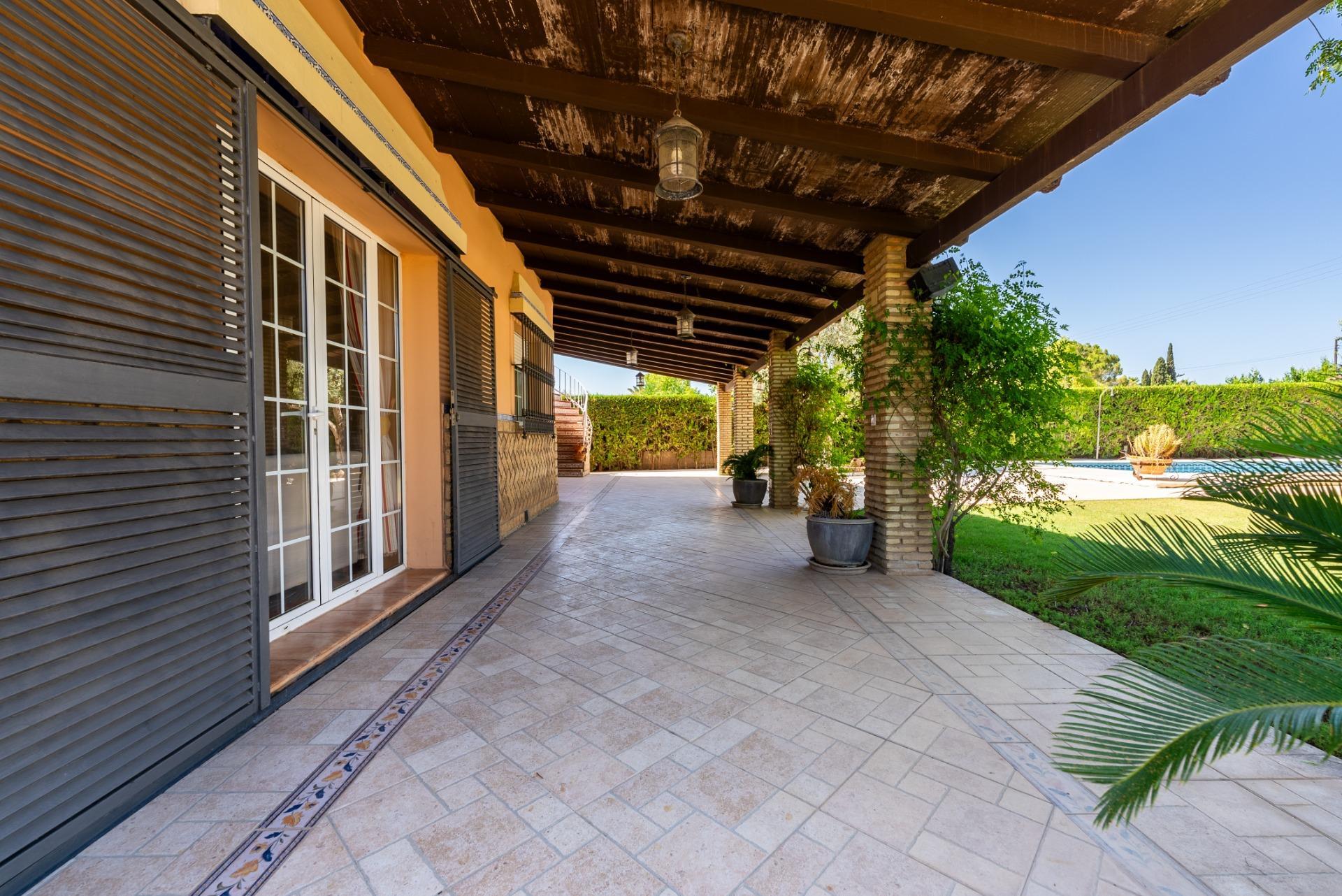 Casa en venta  calle de los Tulipanes, Palomares del Rio  9/46