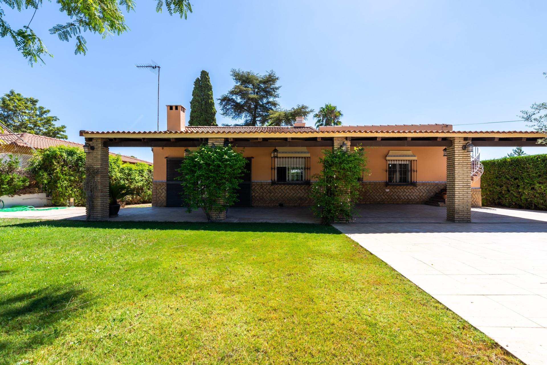 Casa en venta  calle de los Tulipanes, Palomares del Rio  10/46