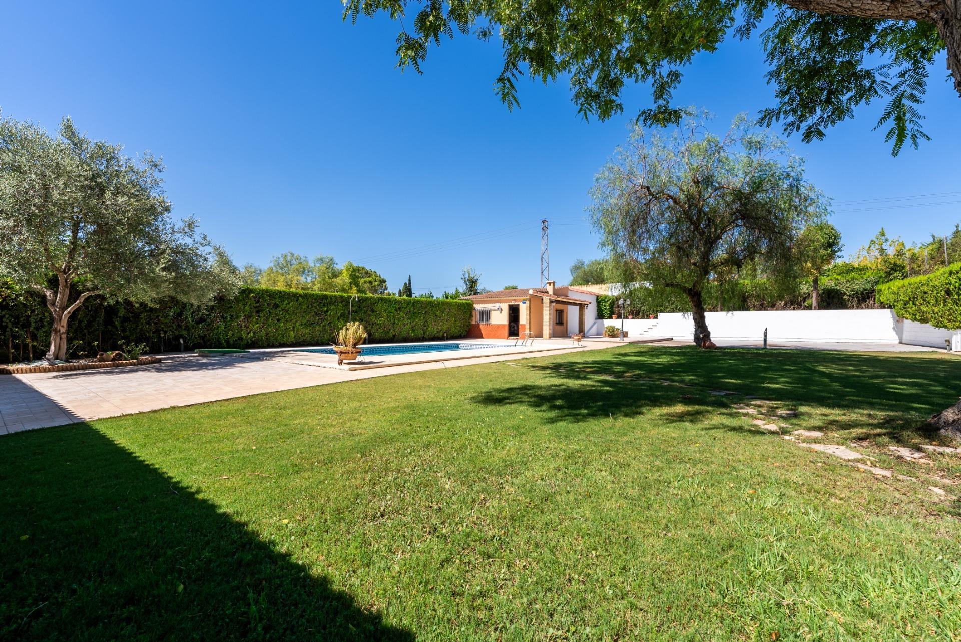 Casa en venta  calle de los Tulipanes, Palomares del Rio  37/46