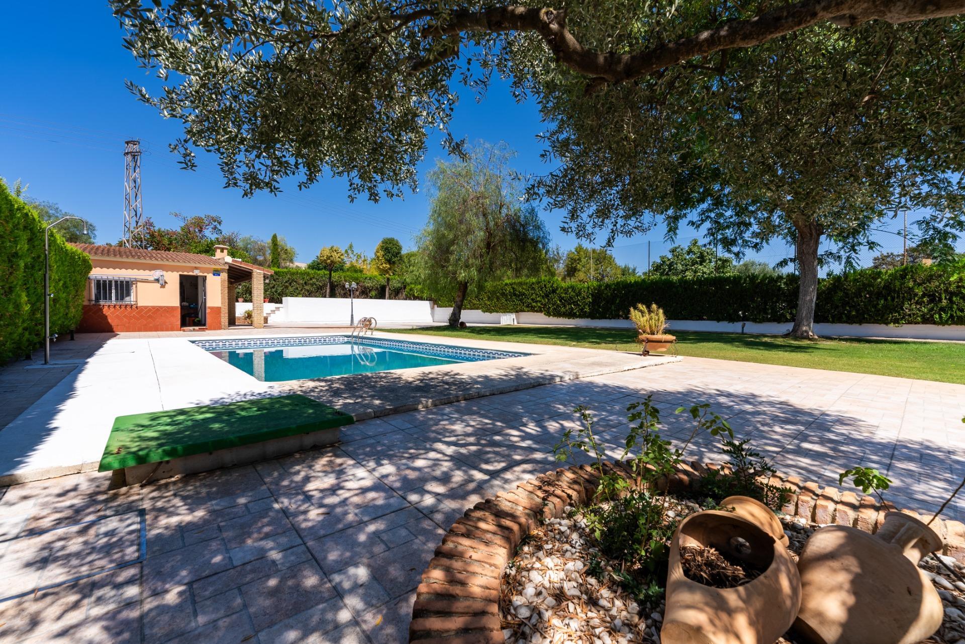 Casa en venta  calle de los Tulipanes, Palomares del Rio  38/46