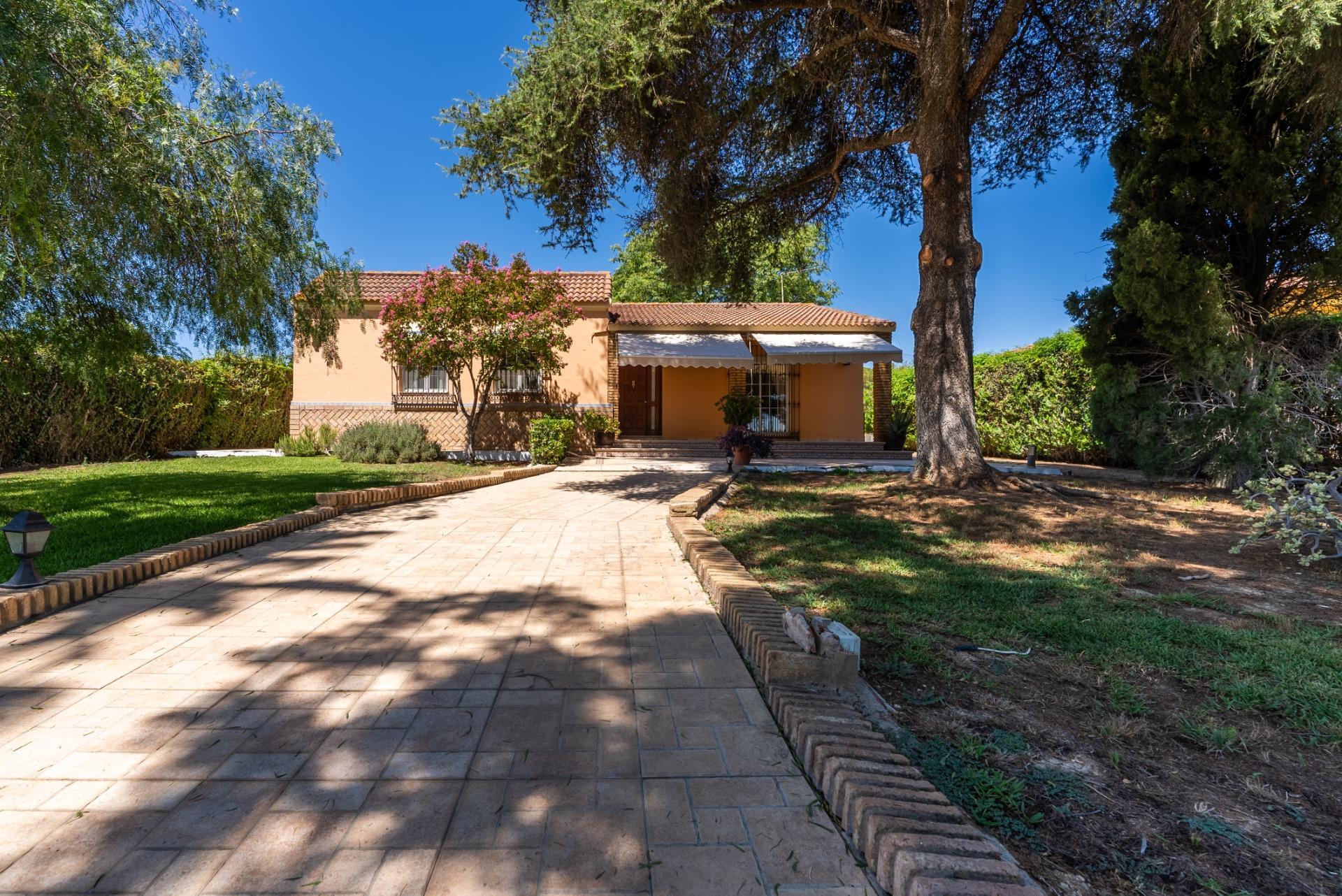 Casa en venta  calle de los Tulipanes, Palomares del Rio  39/46