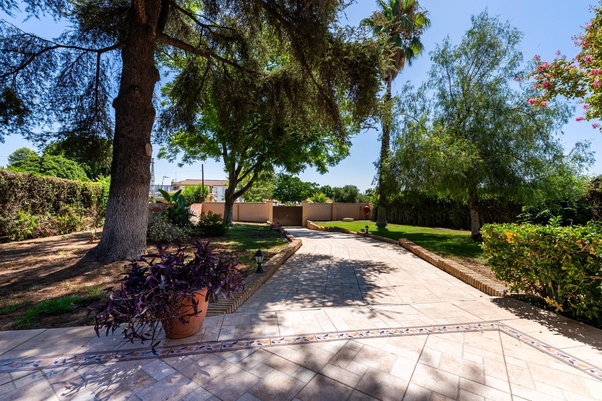 Casa en venta  calle de los Tulipanes, Palomares del Rio  40/46