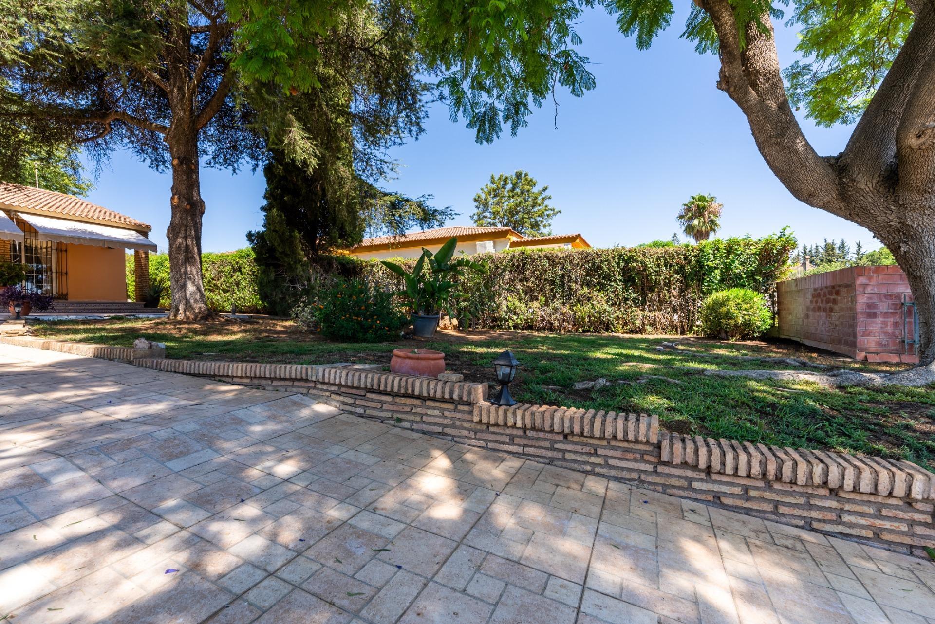 Casa en venta  calle de los Tulipanes, Palomares del Rio  42/46