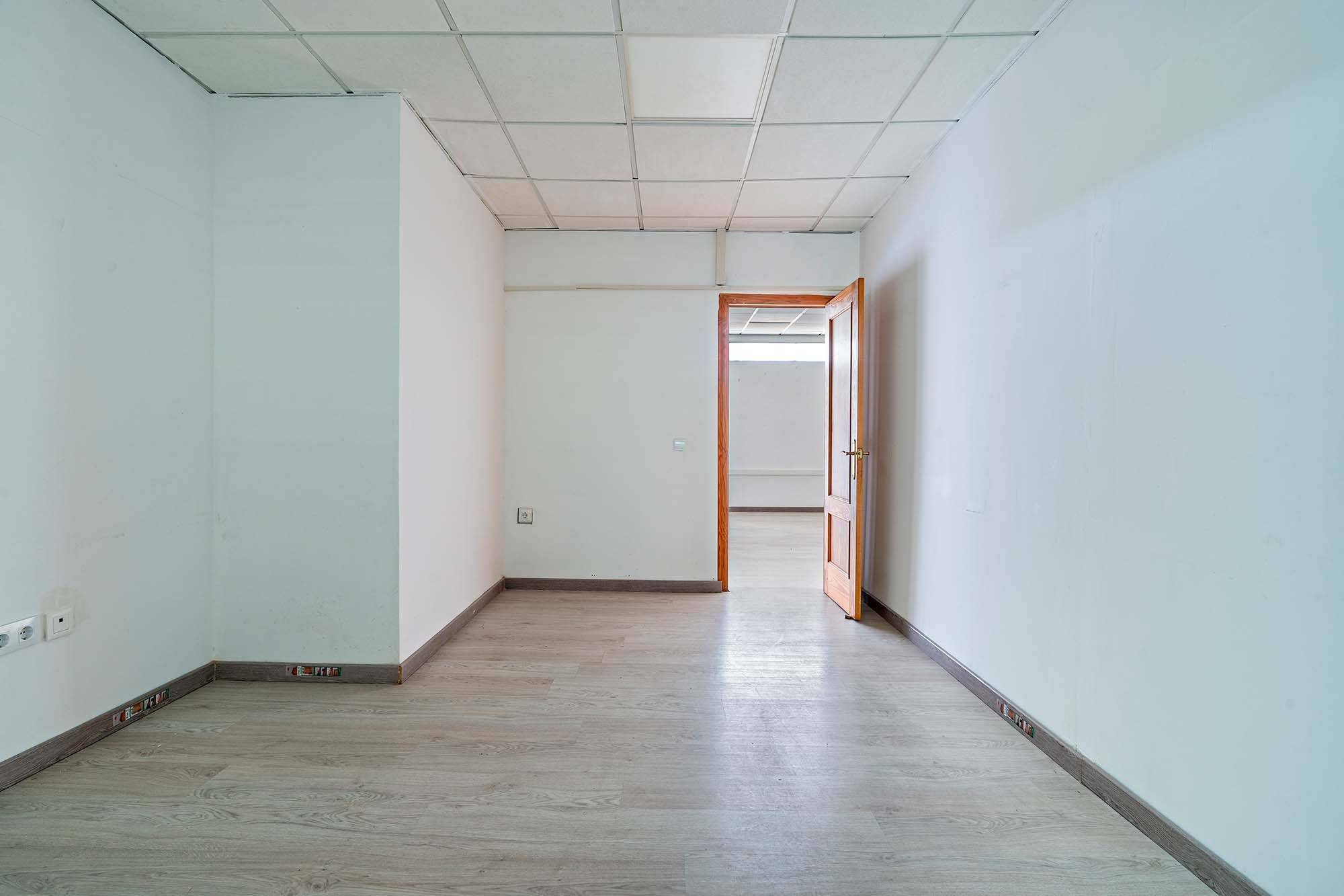 Oficinas-Venta-AlmerÃ­a-2413799-Foto-9