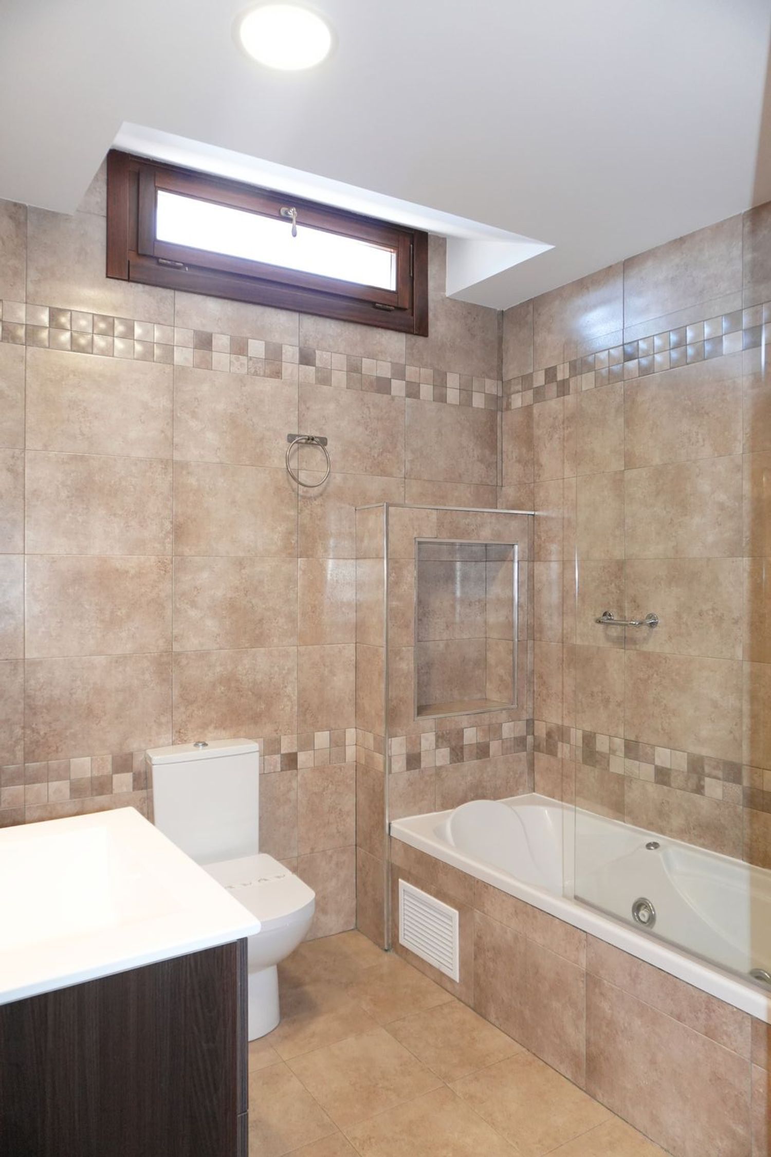 Edificios-Venta-El Hoyo de Pinares-2414234-Foto-65