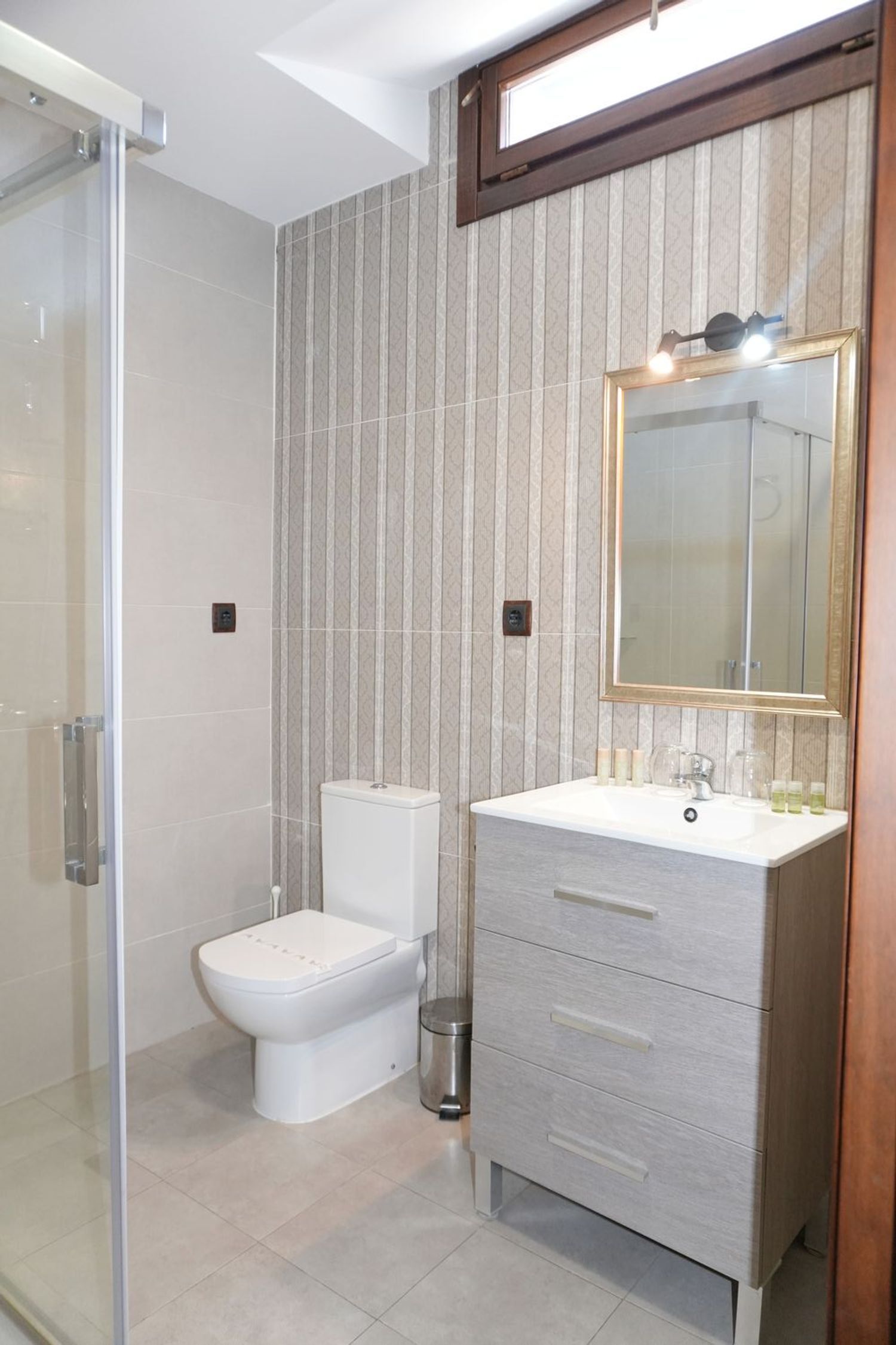 Edificios-Venta-El Hoyo de Pinares-2414234-Foto-82