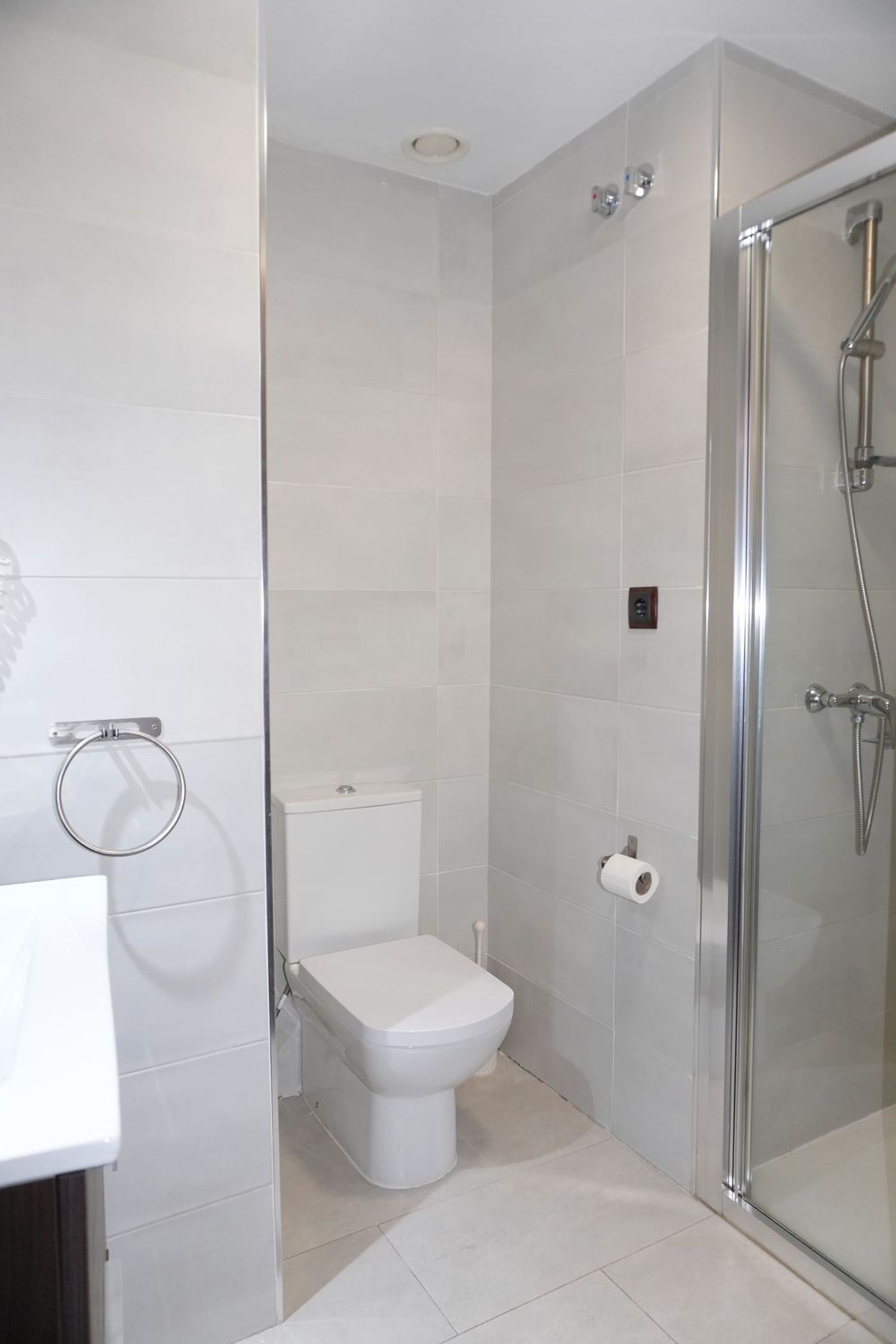 Edificios-Venta-El Hoyo de Pinares-2414234-Foto-90
