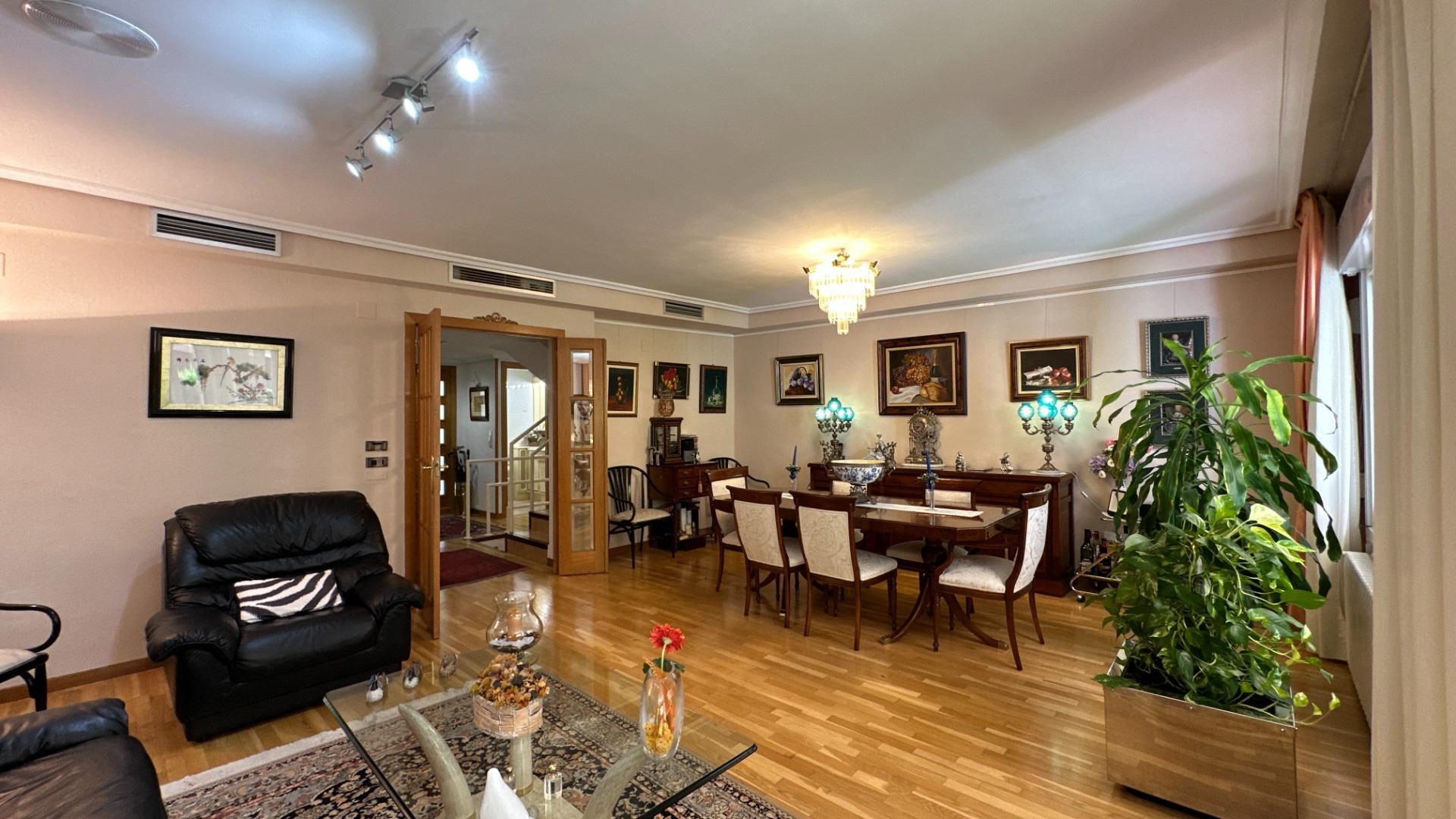 Chalet adosado en venta, Zaragoza, Zaragoza