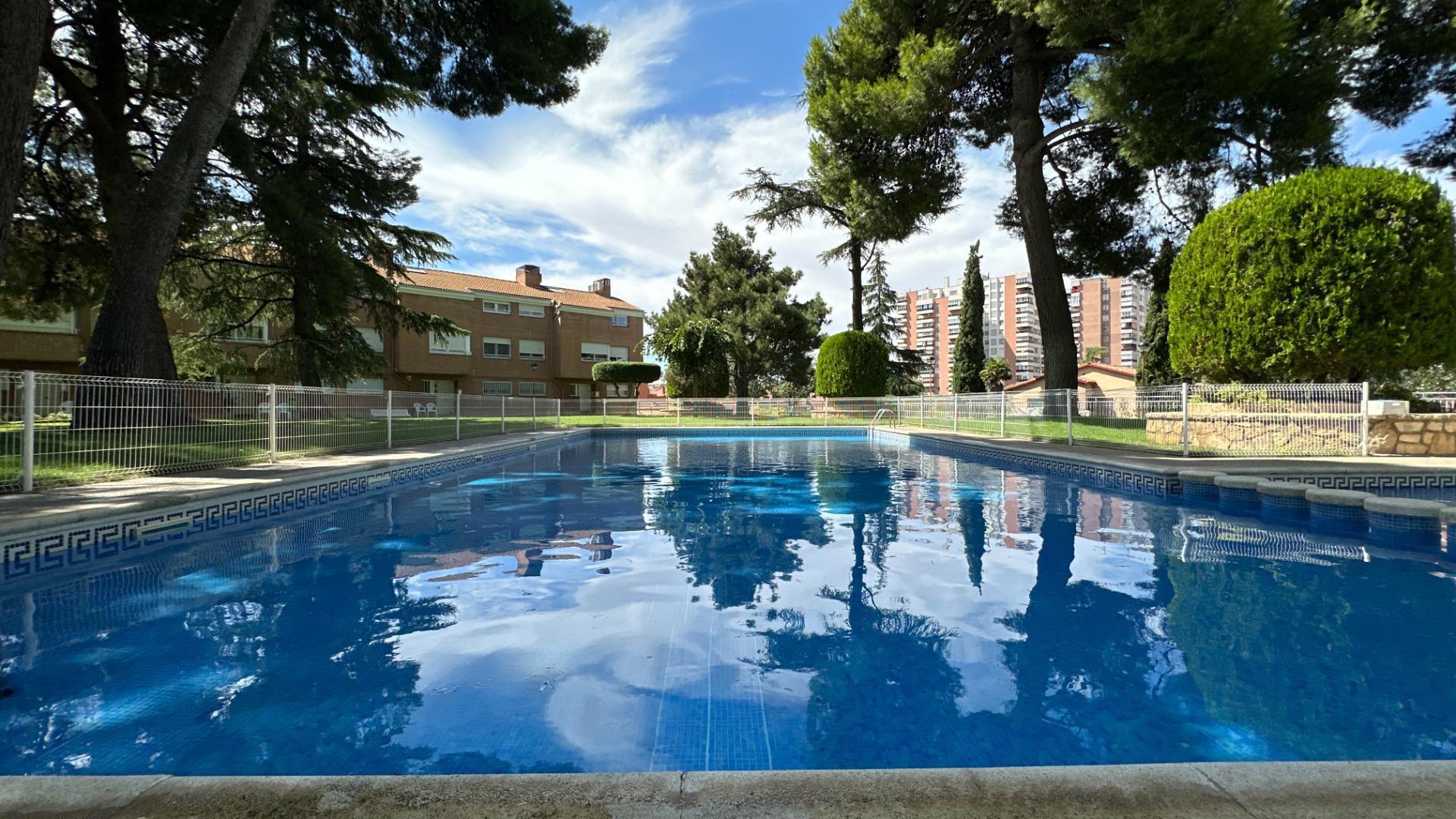 Chalet adosado en venta, Zaragoza, Zaragoza