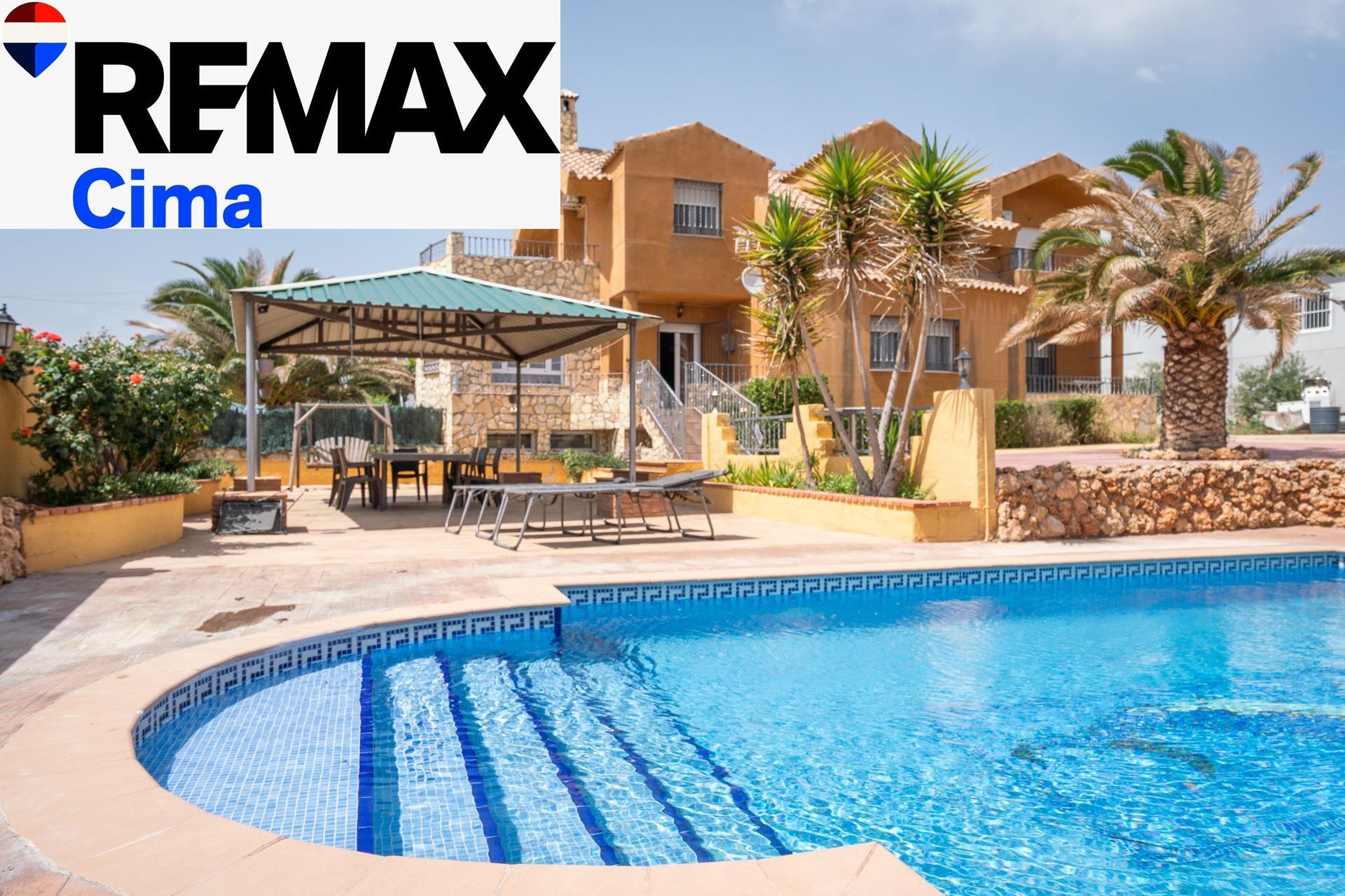 Chalet individual en venta, Cortes de Baza