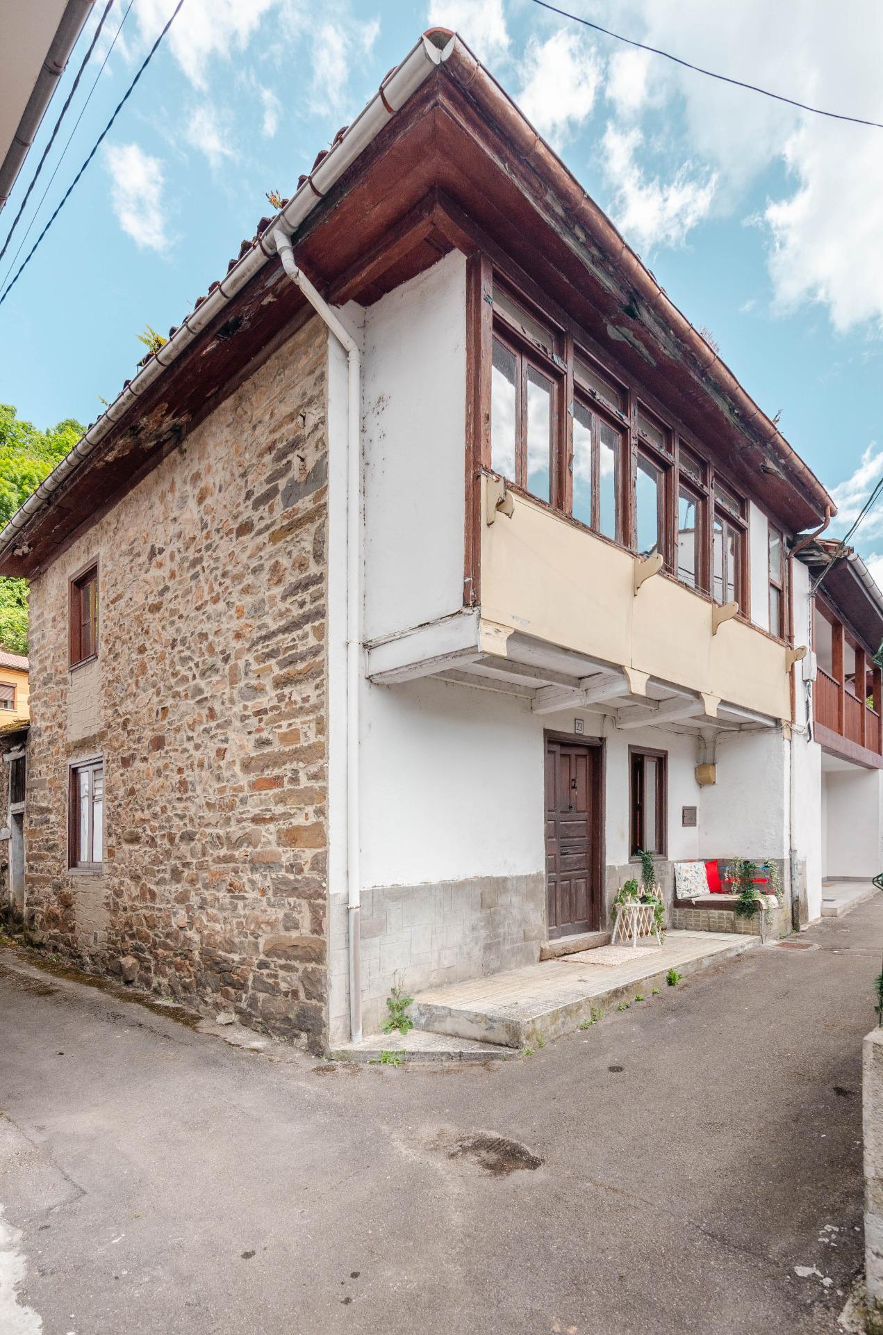 Chalet adosado en venta, Enfistiella