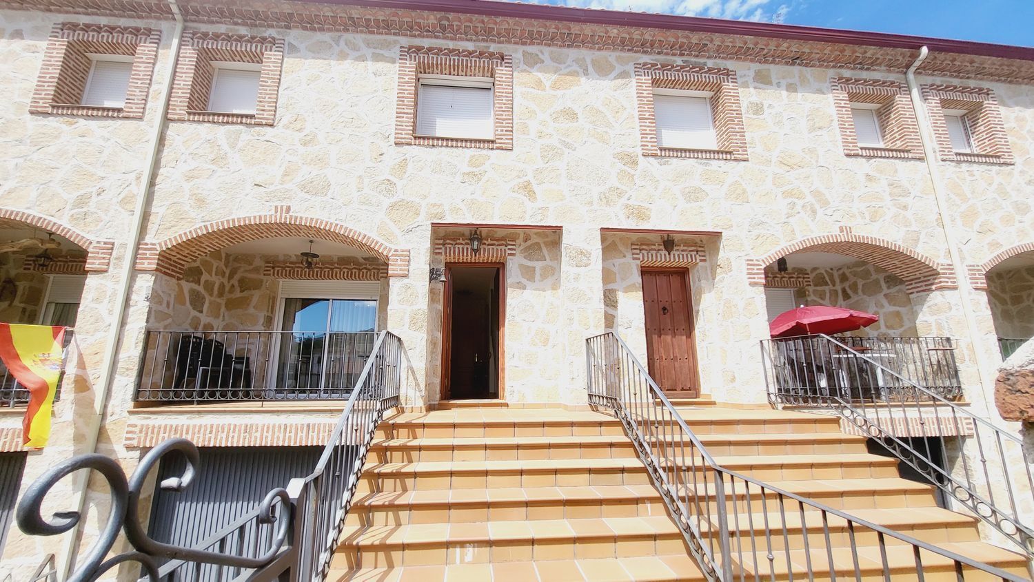 Chalet adosado en venta, Navaluenga, Ávila