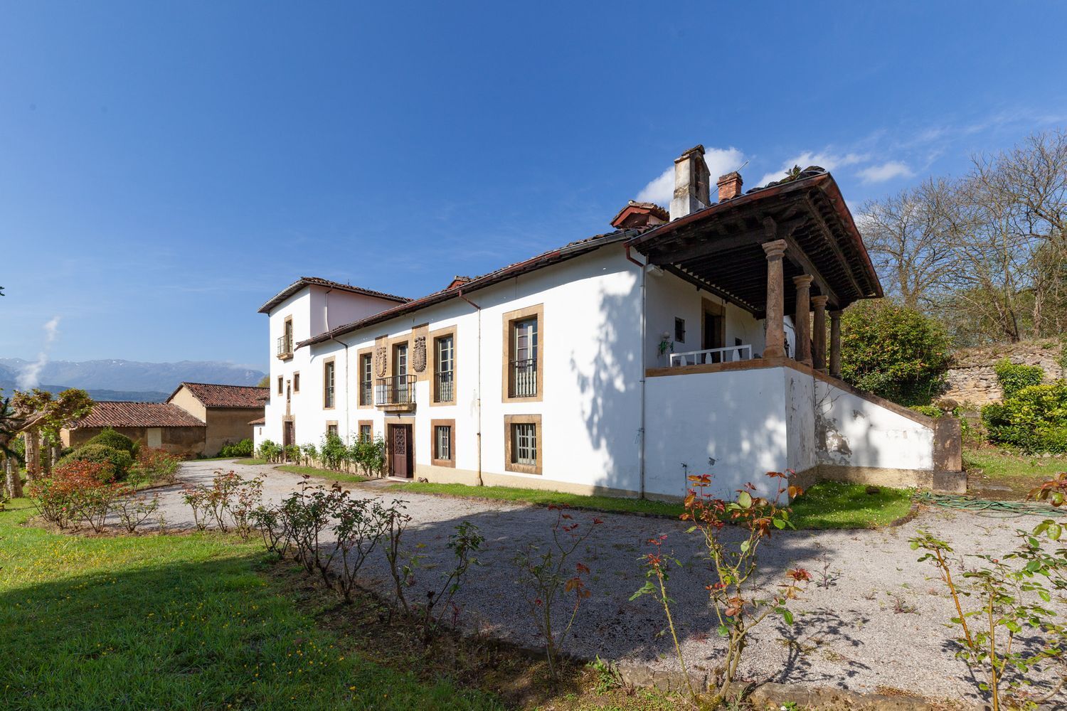 Edificio en venta, Latores