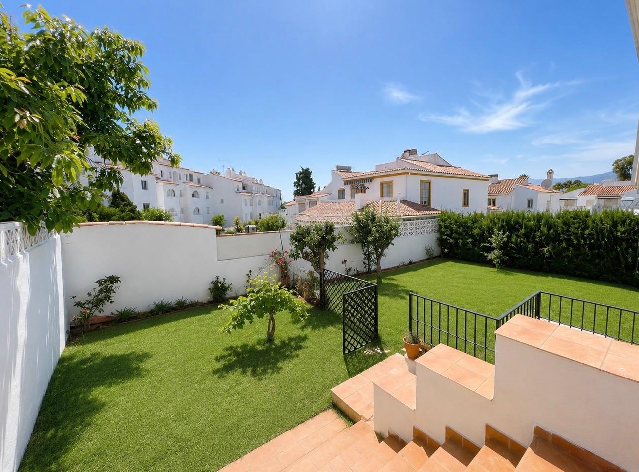 Chalet pareado en venta, Estepona