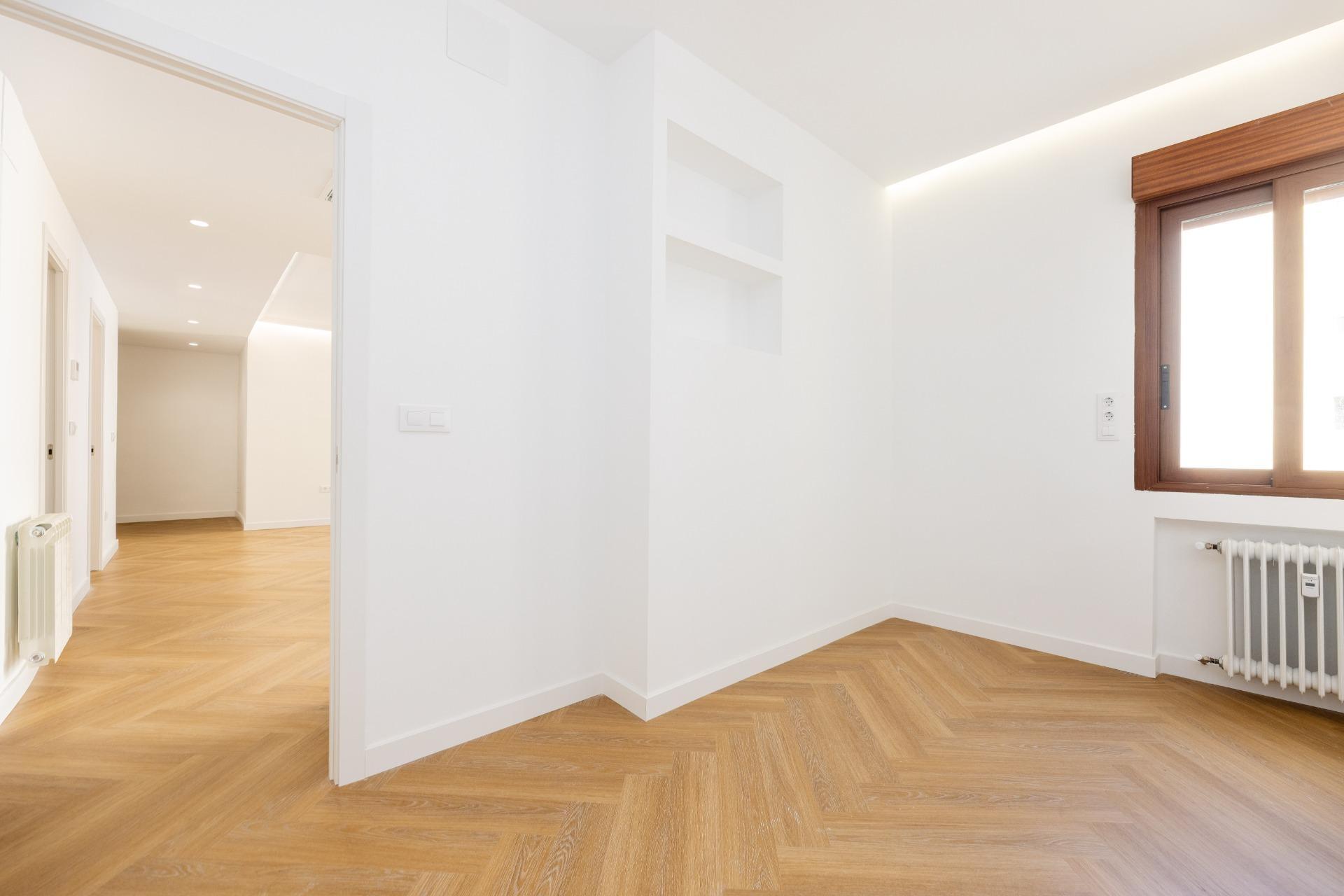 Piso en venta en calle Alcala, 189, Madrid 14/32