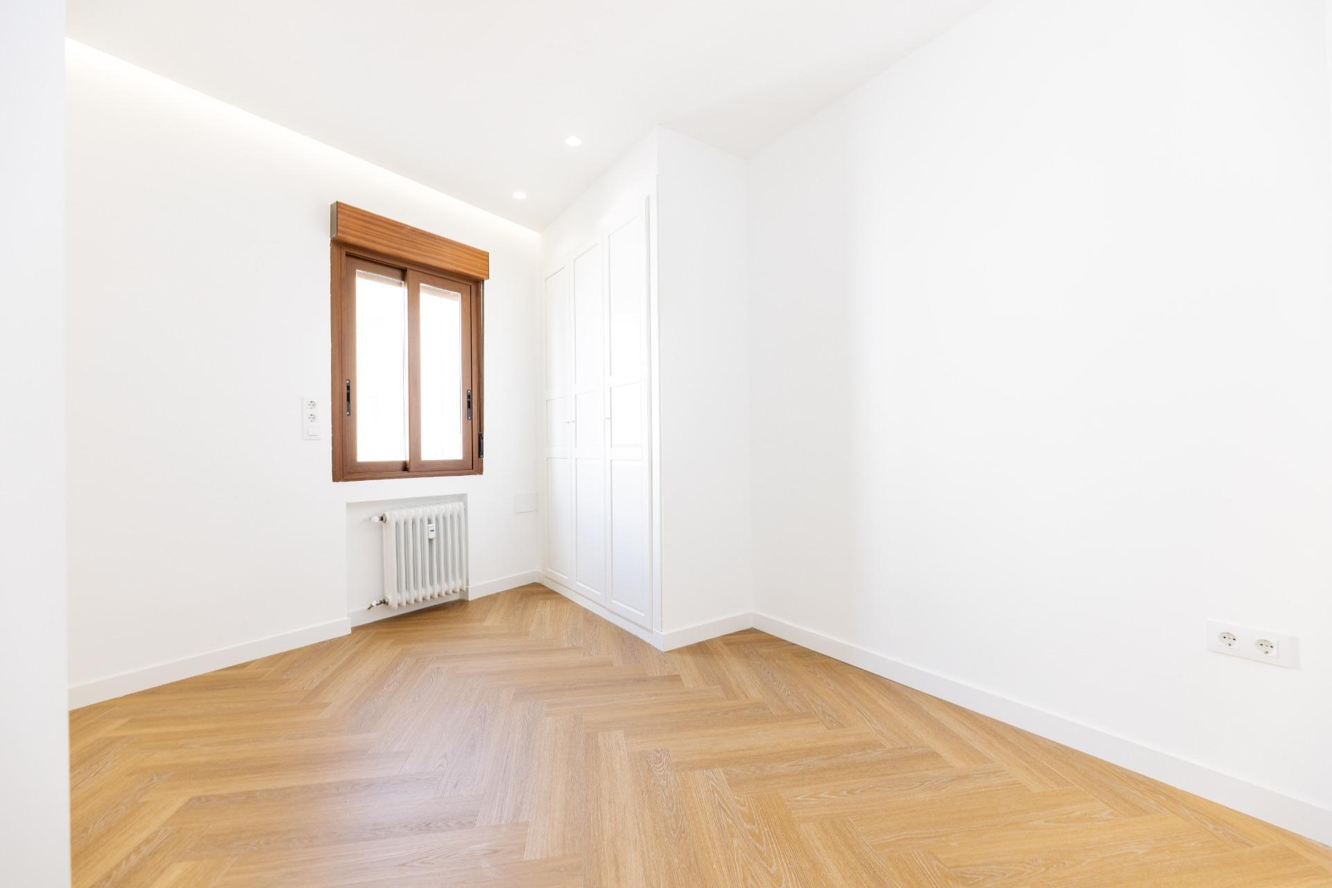 Piso en venta en calle Alcala, 189, Madrid 18/32