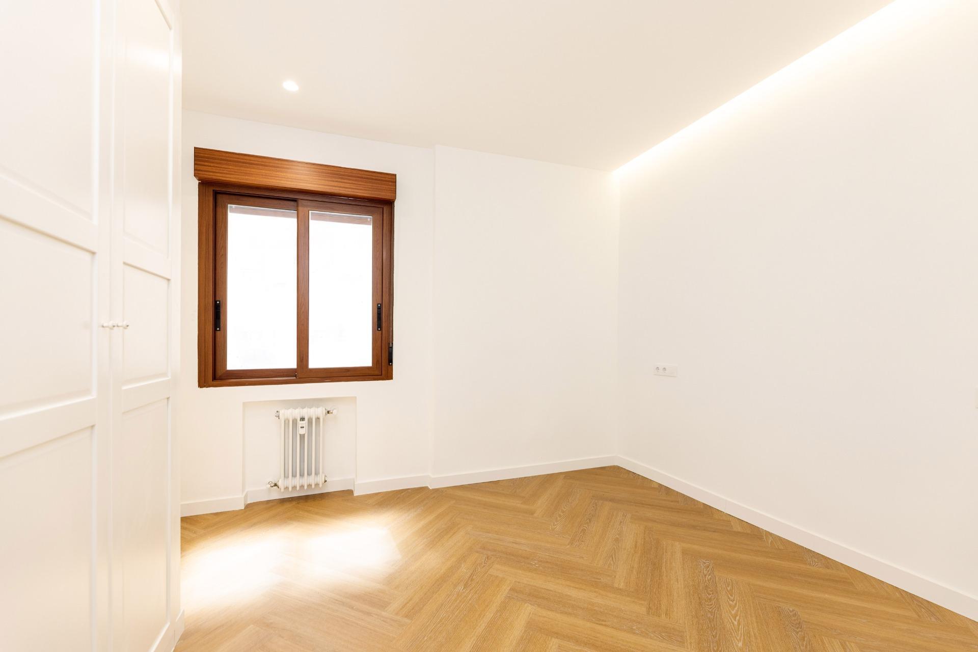 Piso en venta en calle Alcala, 189, Madrid 23/32