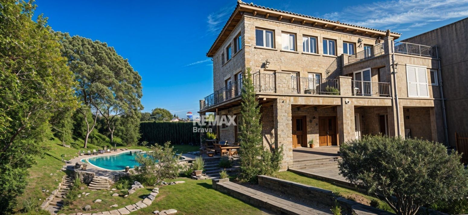 Chalet adosado en venta, Celrà, Girona