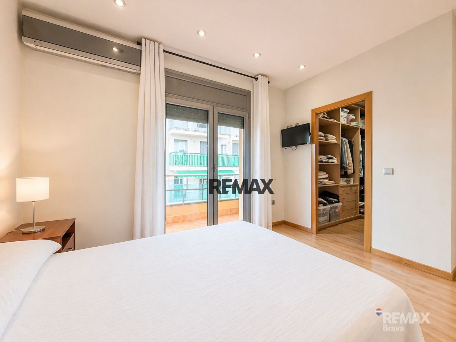 Edificios-Venta-Roses-2410833-Foto-3
