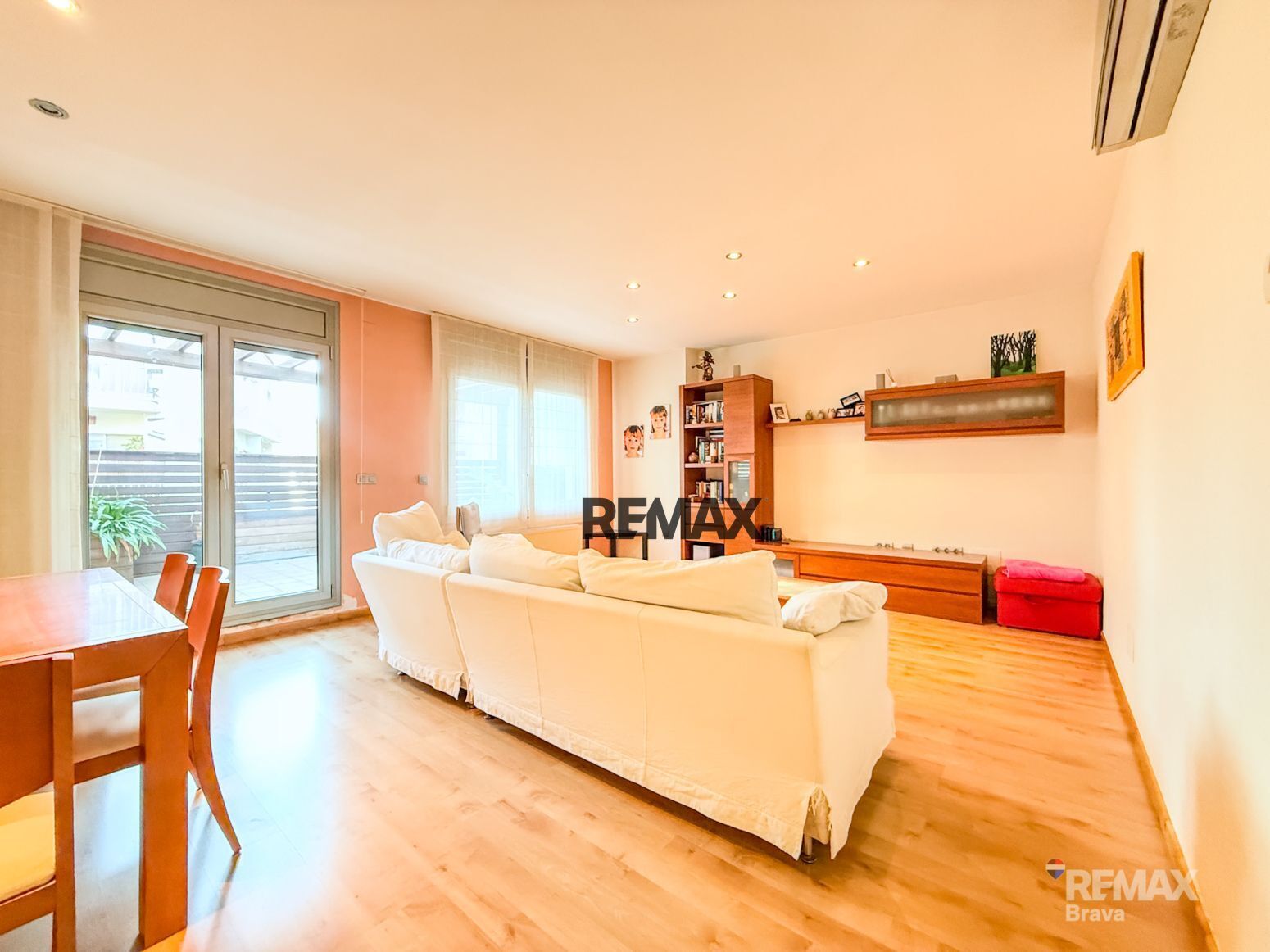 Edificios-Venta-Roses-2410833-Foto-2