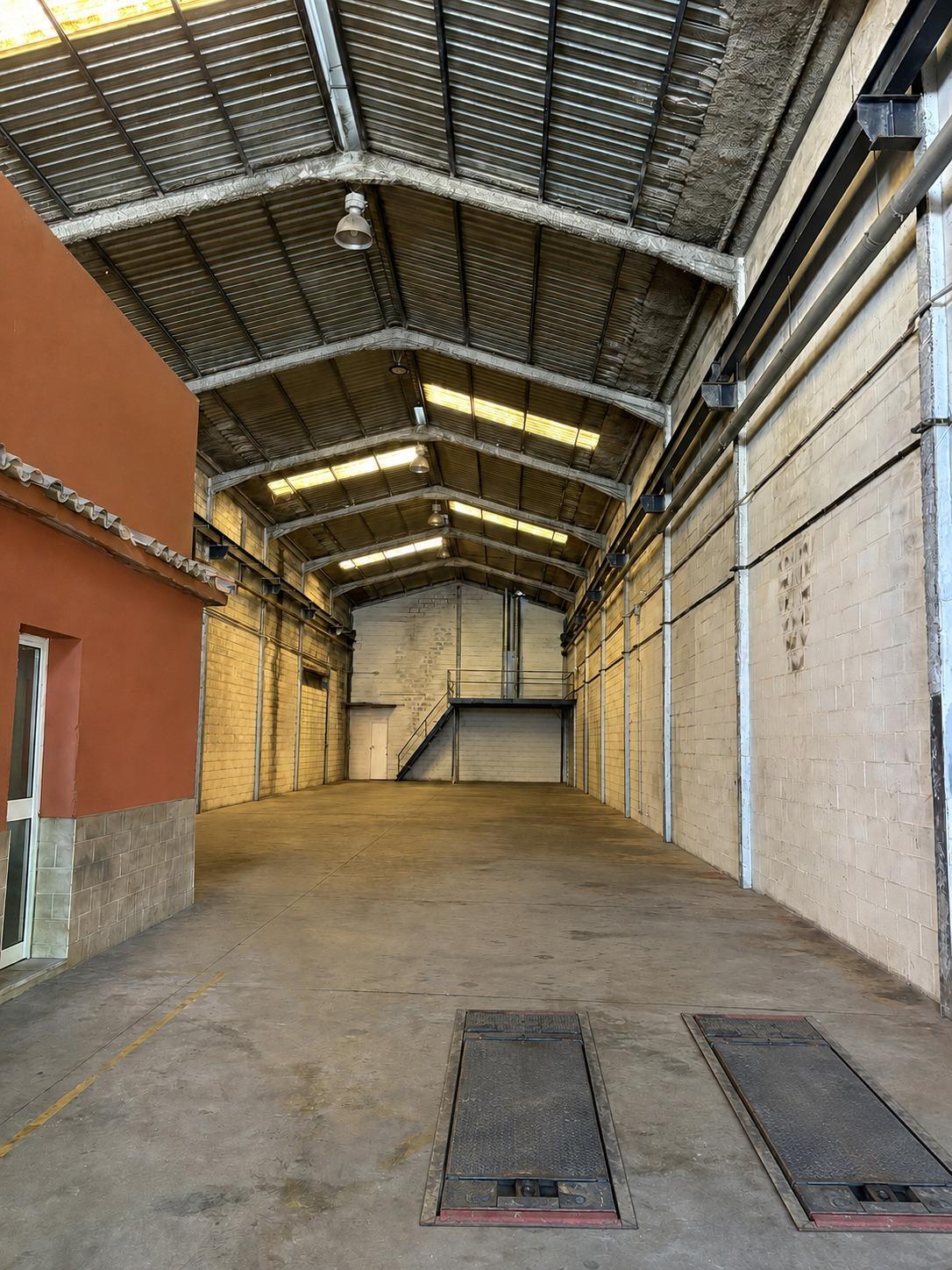 Naves-Venta-Chiclana de la Frontera-2410923-Foto-2