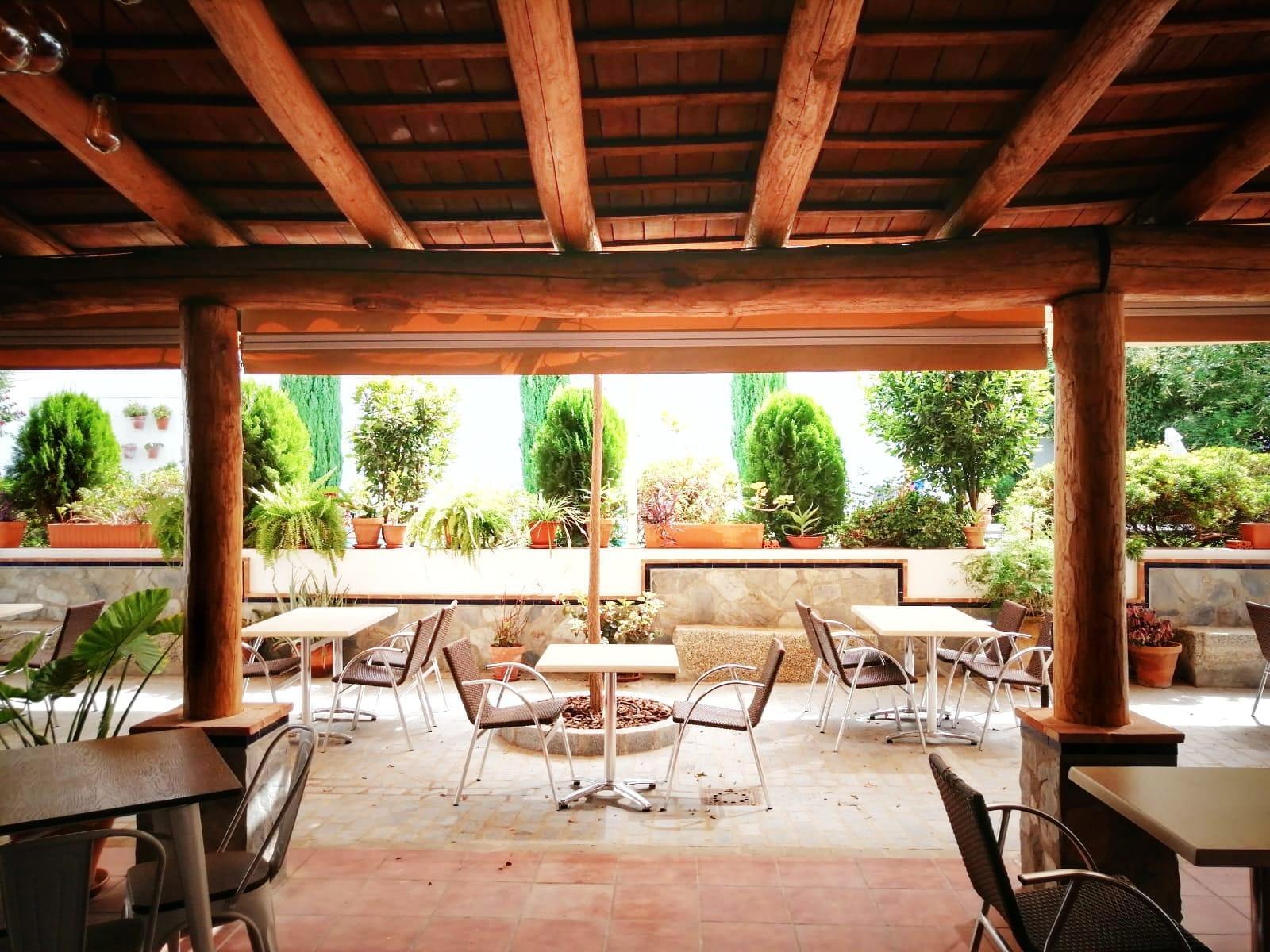 Edificios-Venta-El Pedroso-2411223-Foto-10