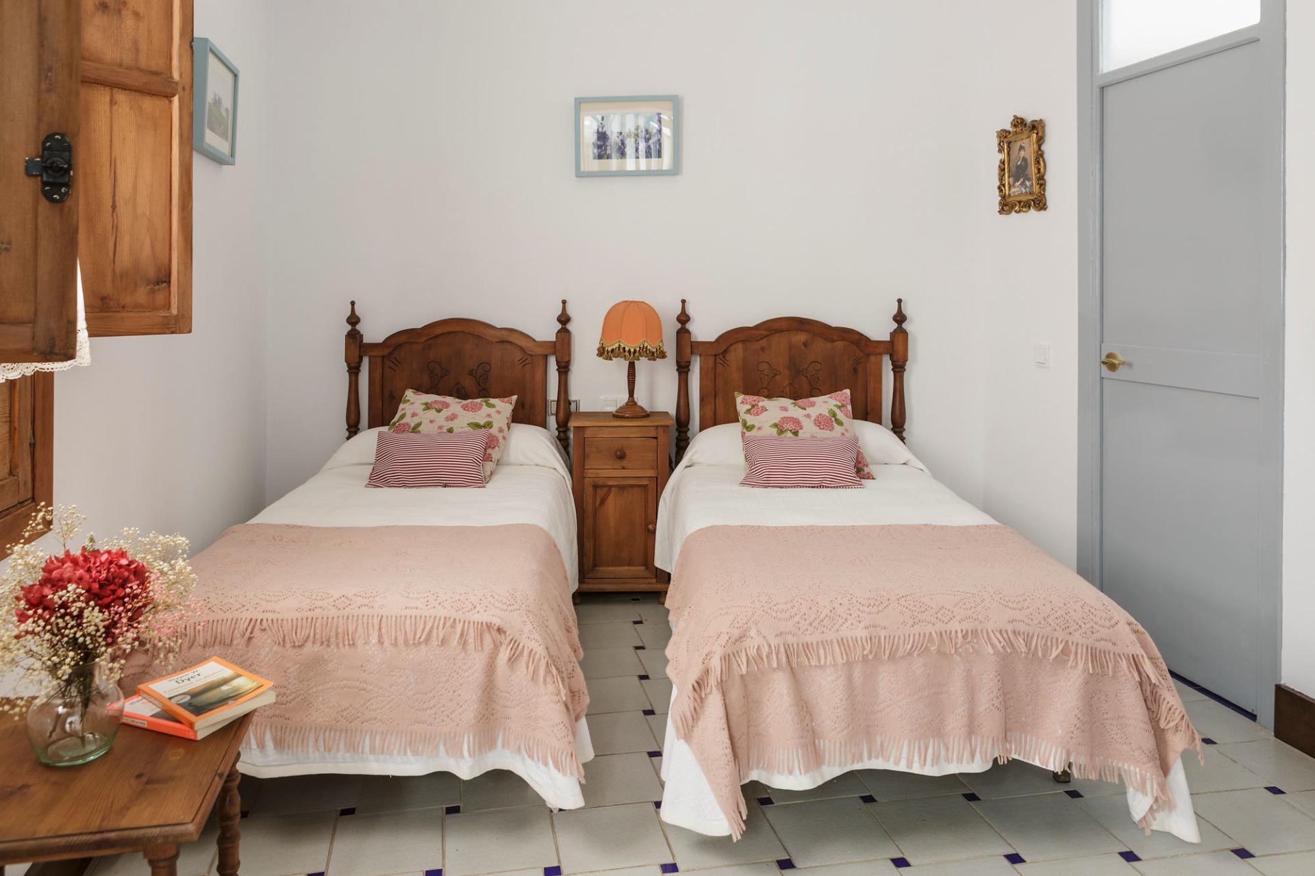 Edificios-Venta-El Pedroso-2411223-Foto-40