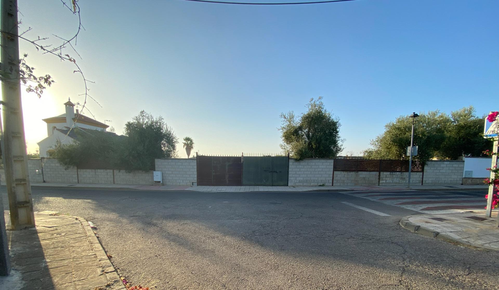 Terreno en venta  Palomares del Rio  1/1